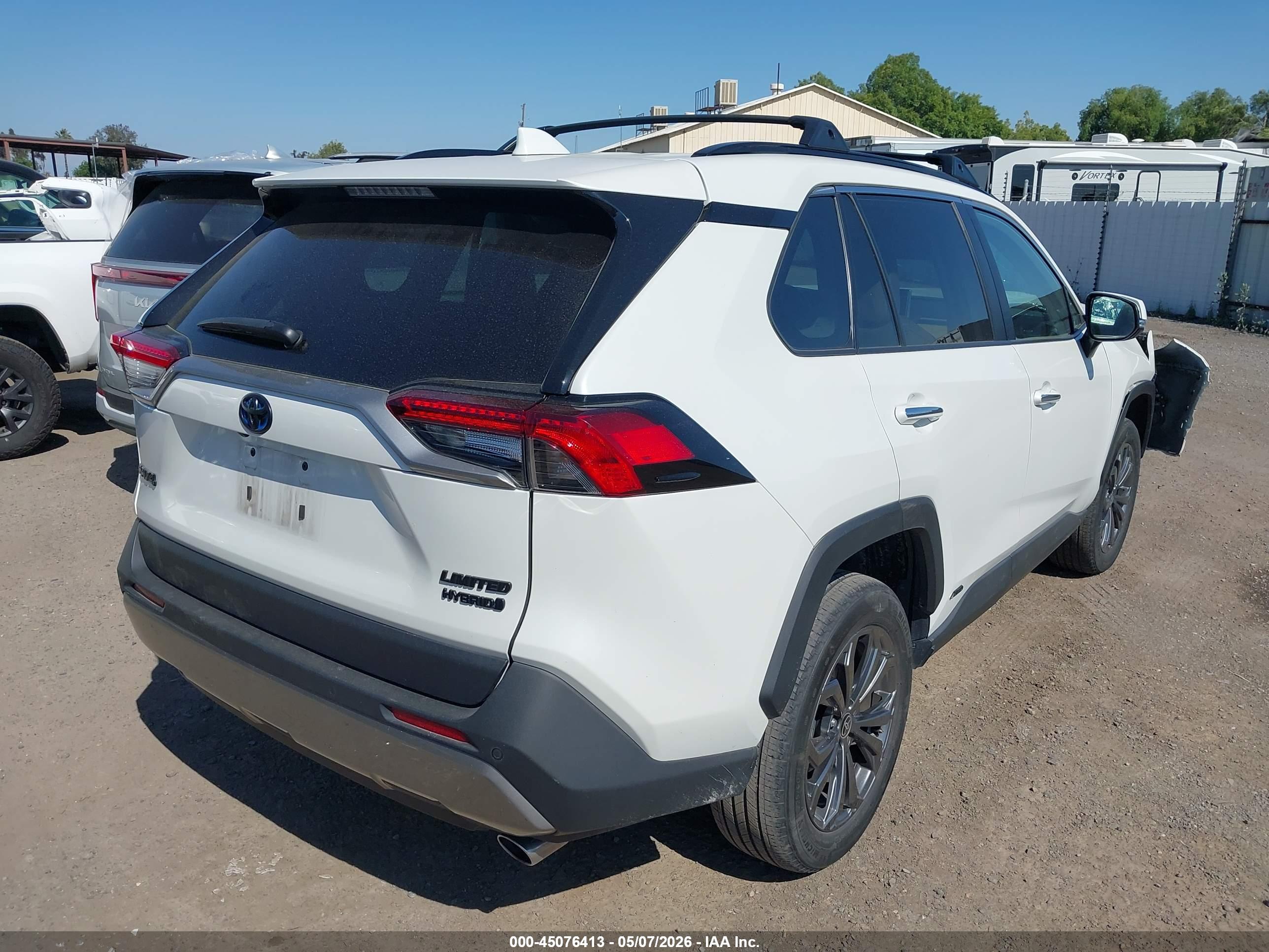 TOYOTA RAV4 image 4
