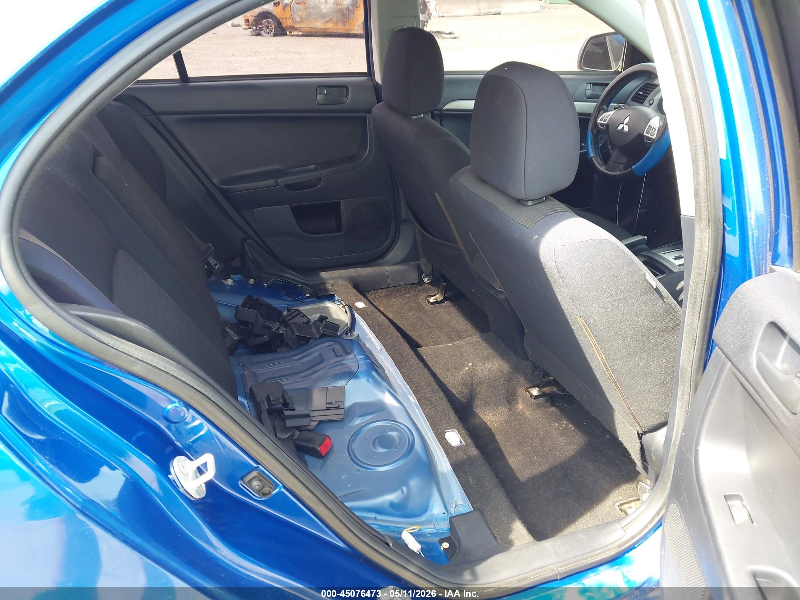 MITSUBISHI LANCER image 8