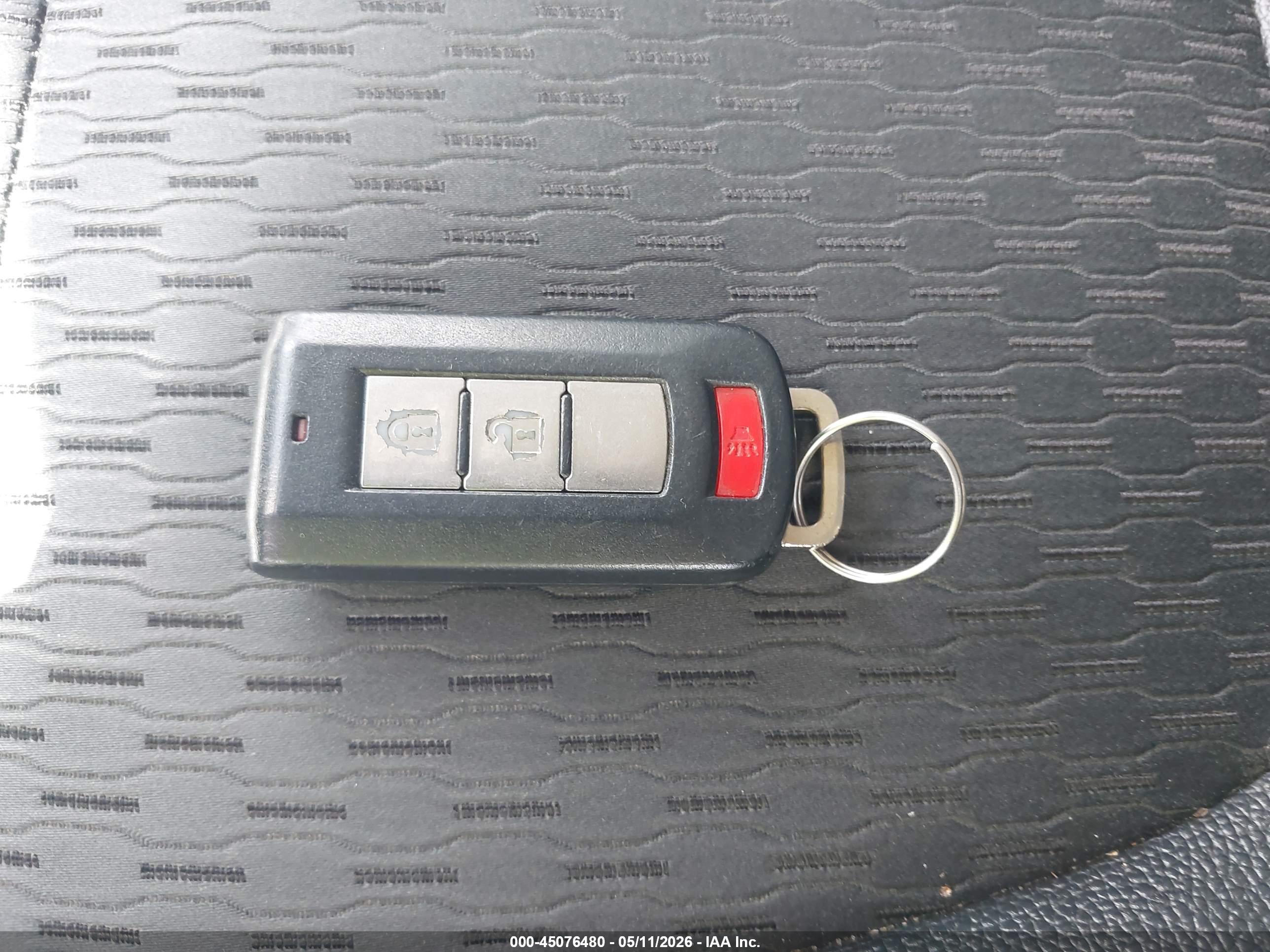 MITSUBISHI OUTLANDER image 11