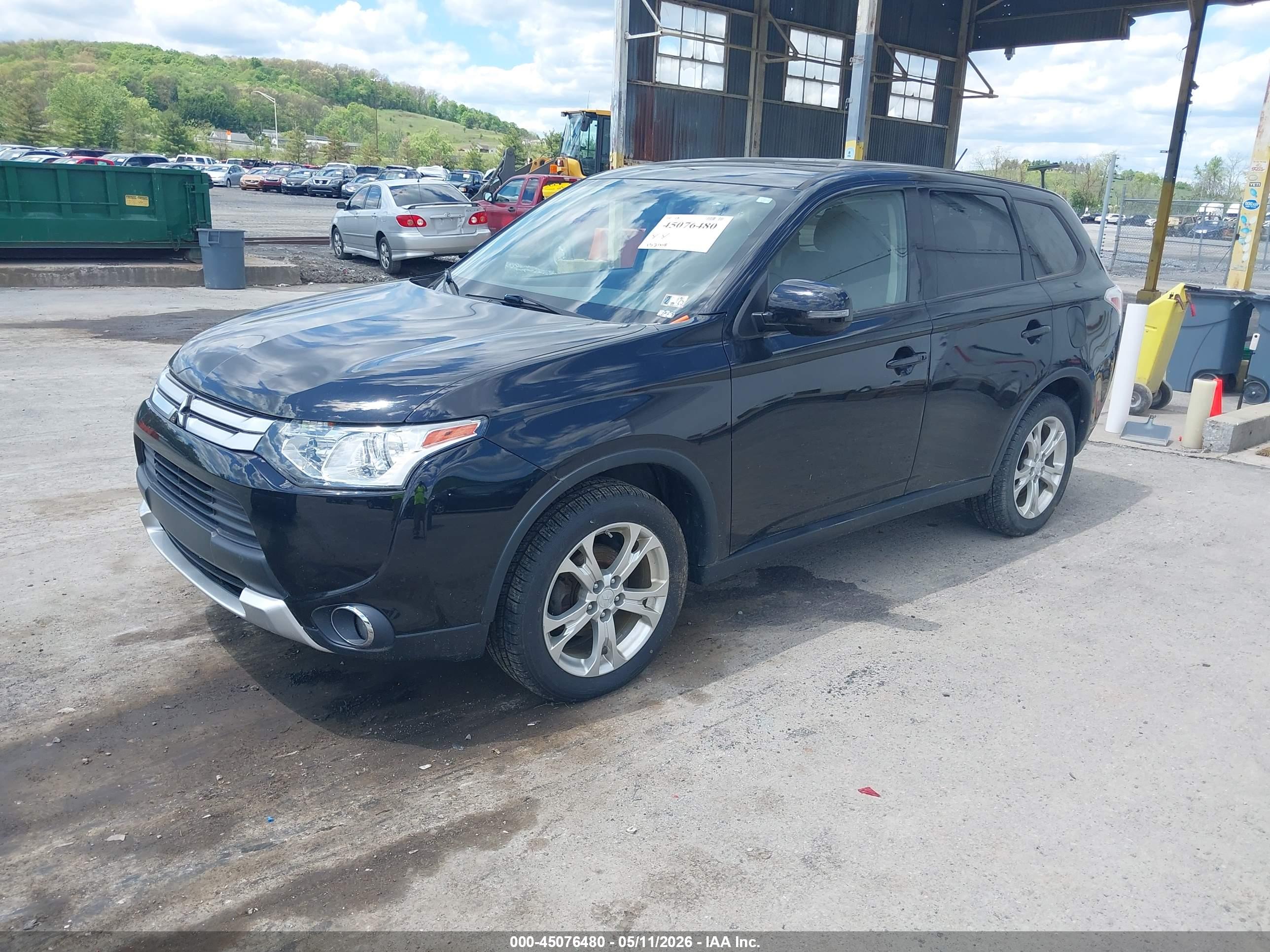 MITSUBISHI OUTLANDER image 2