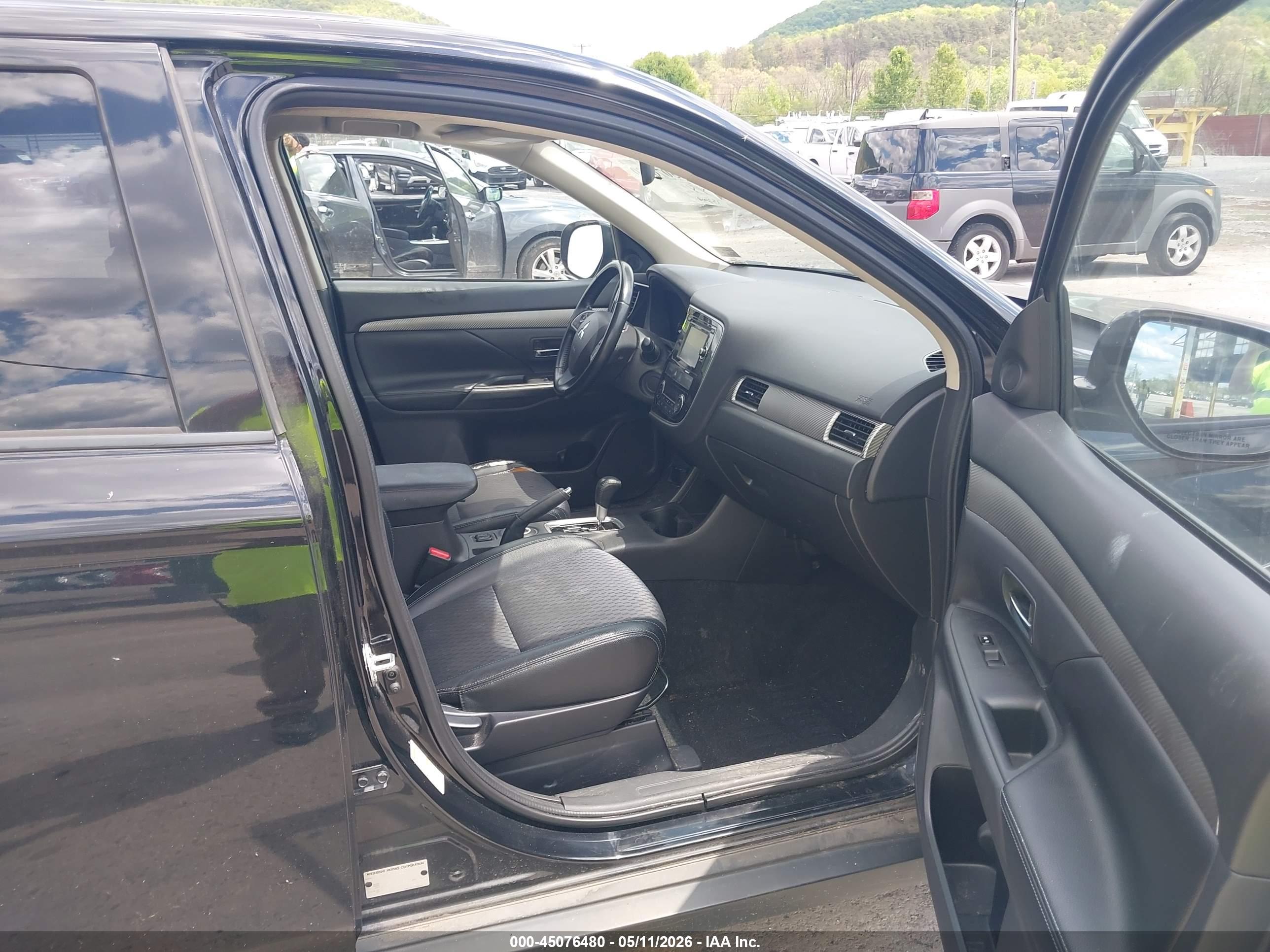 MITSUBISHI OUTLANDER image 5