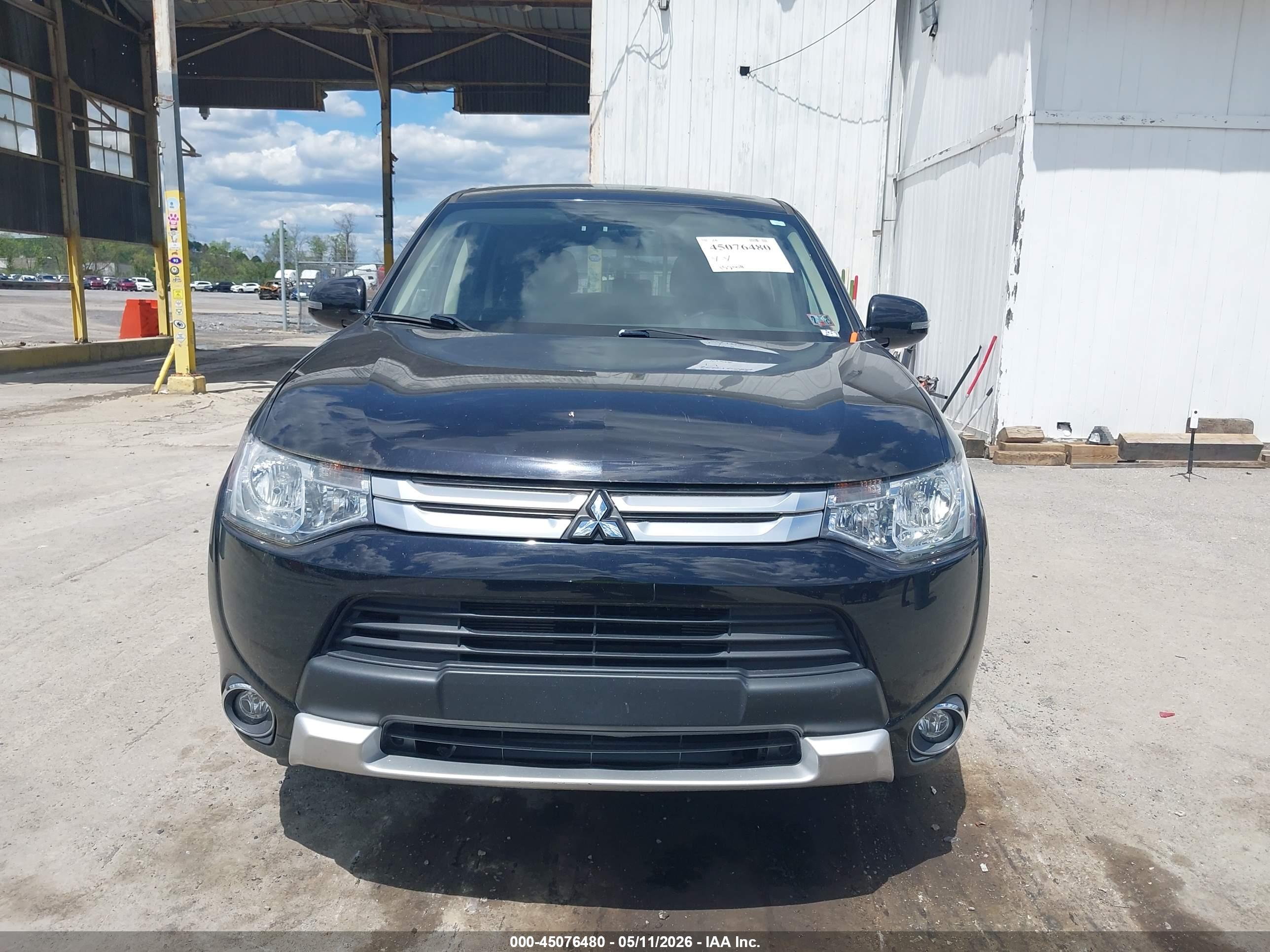 MITSUBISHI OUTLANDER image 6