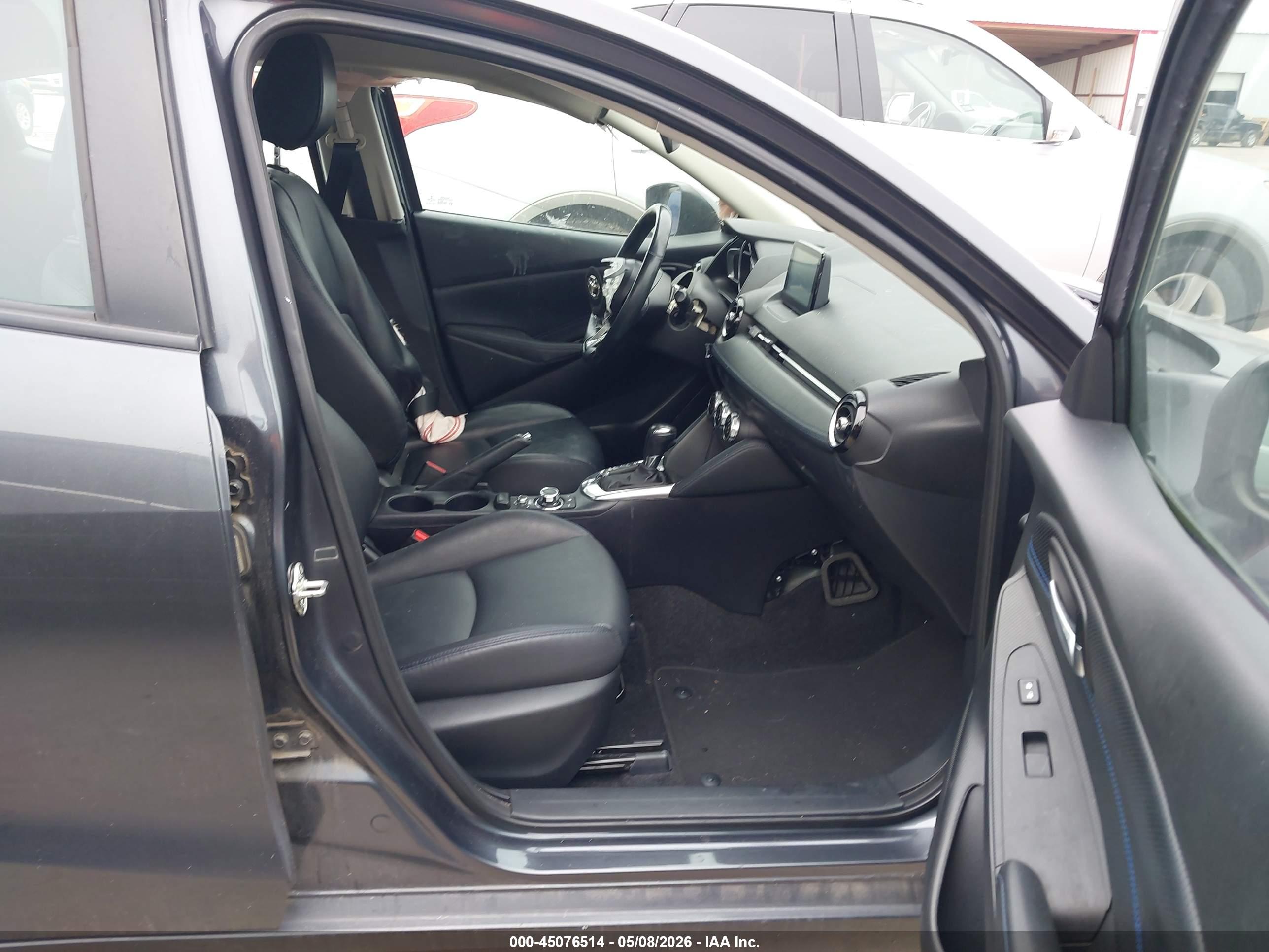 TOYOTA YARIS image 5