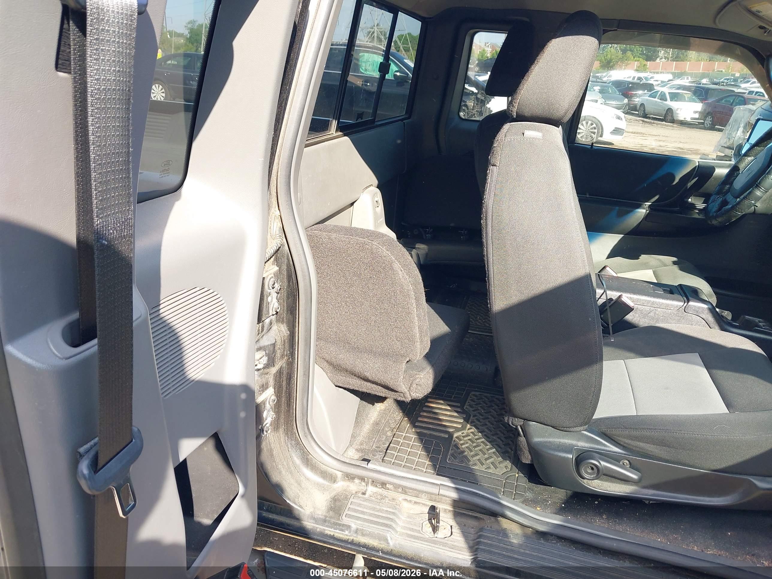 FORD RANGER image 8