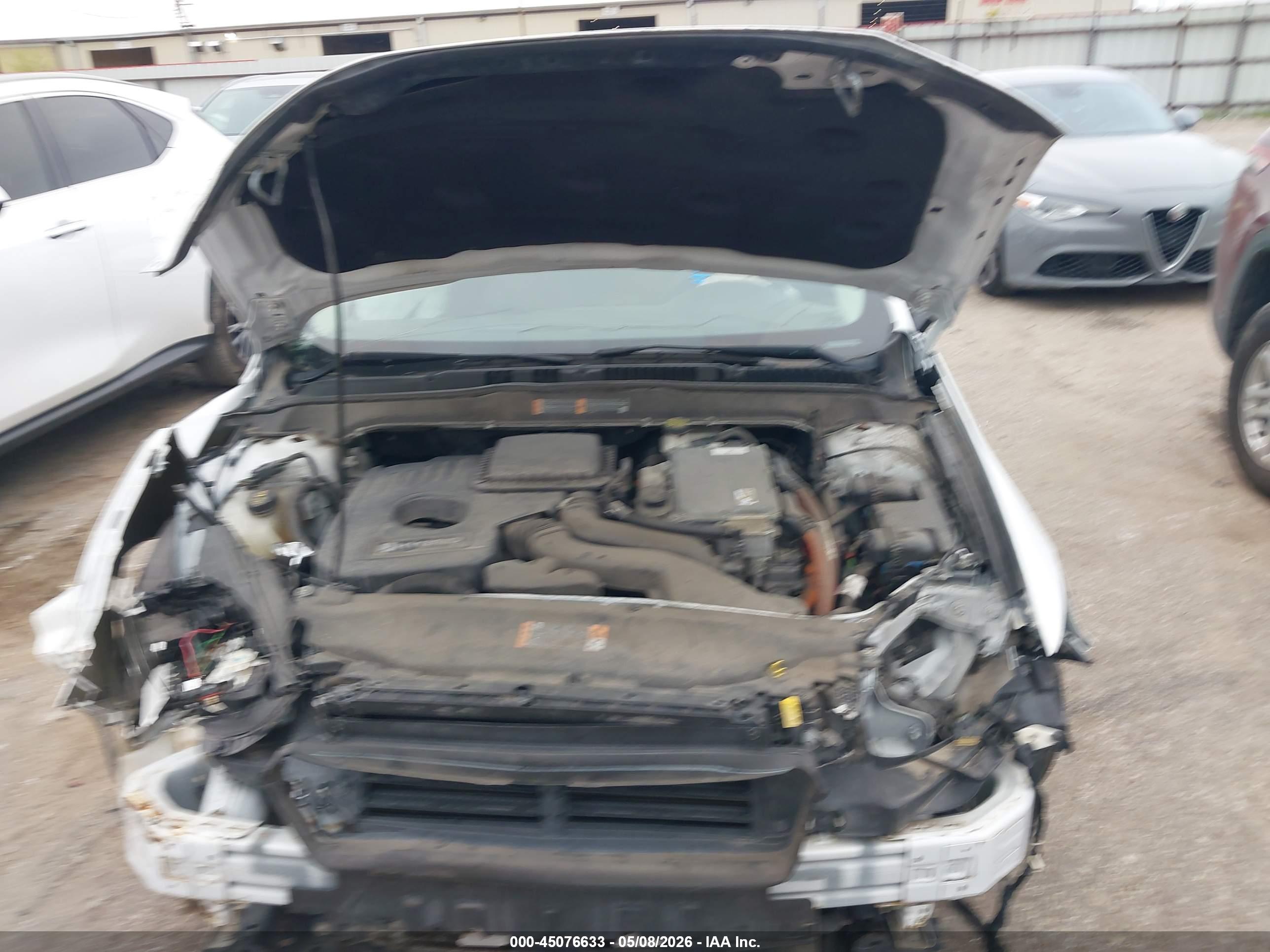 FORD FUSION image 10