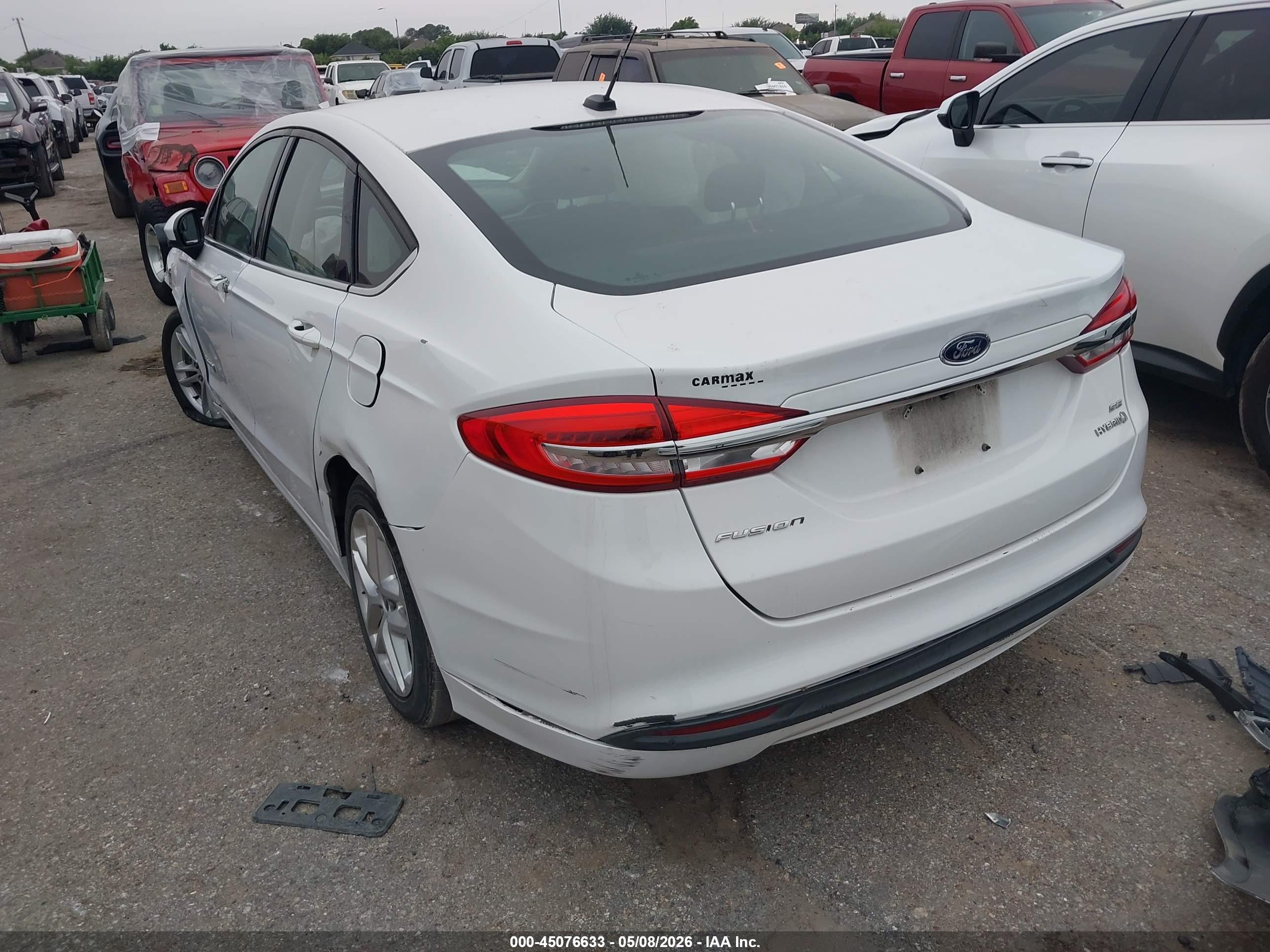 FORD FUSION image 3
