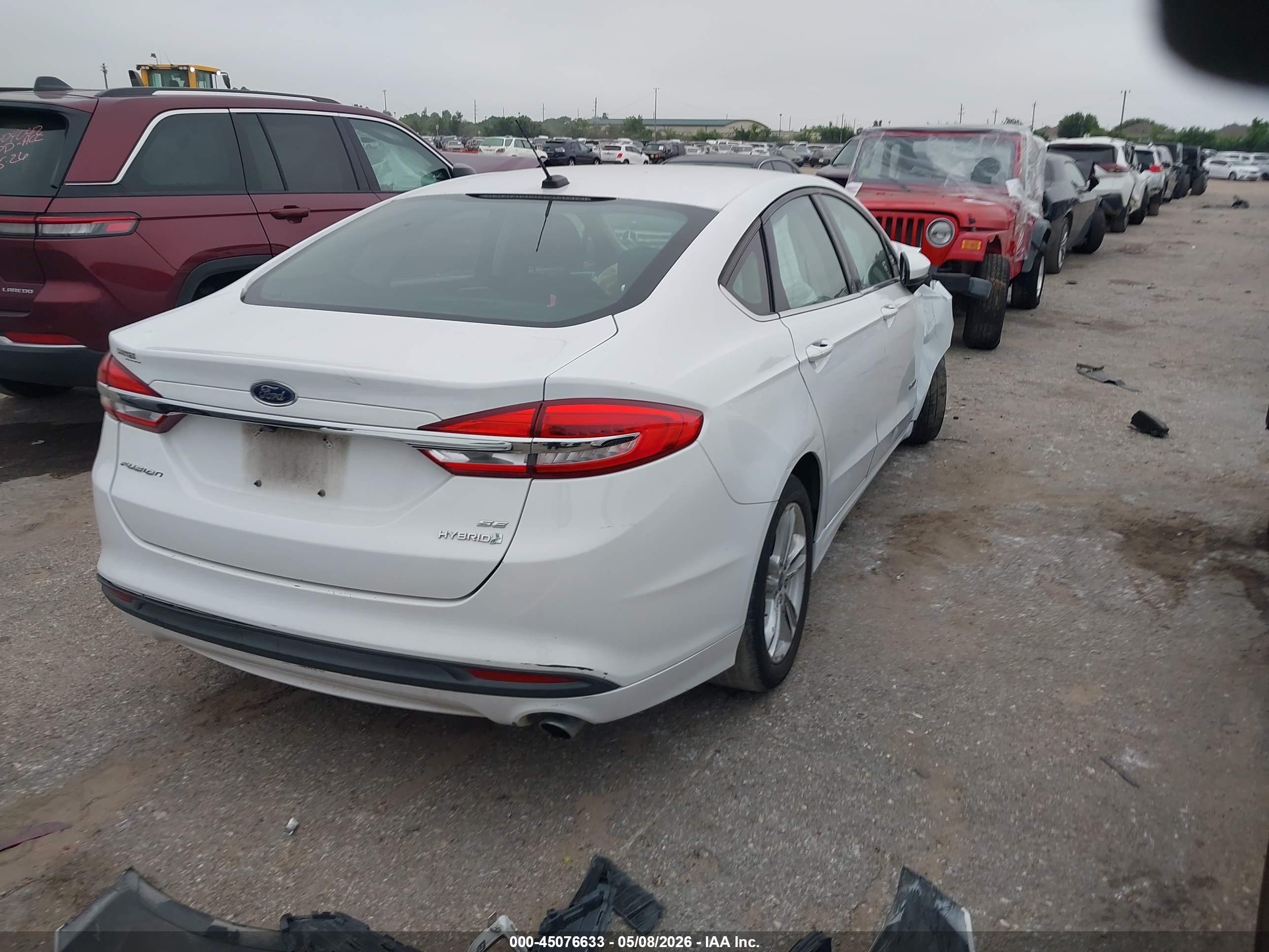 FORD FUSION image 4