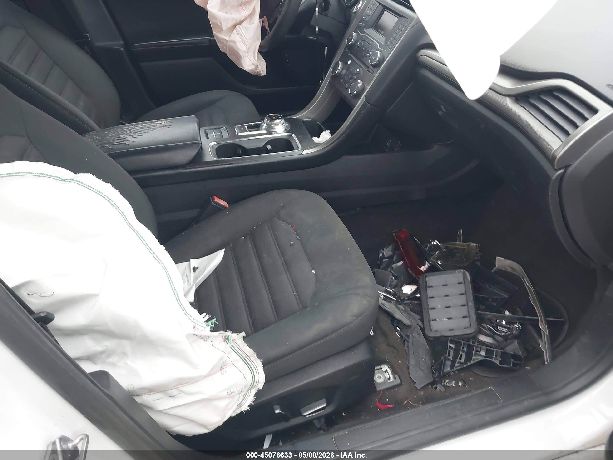 FORD FUSION image 5