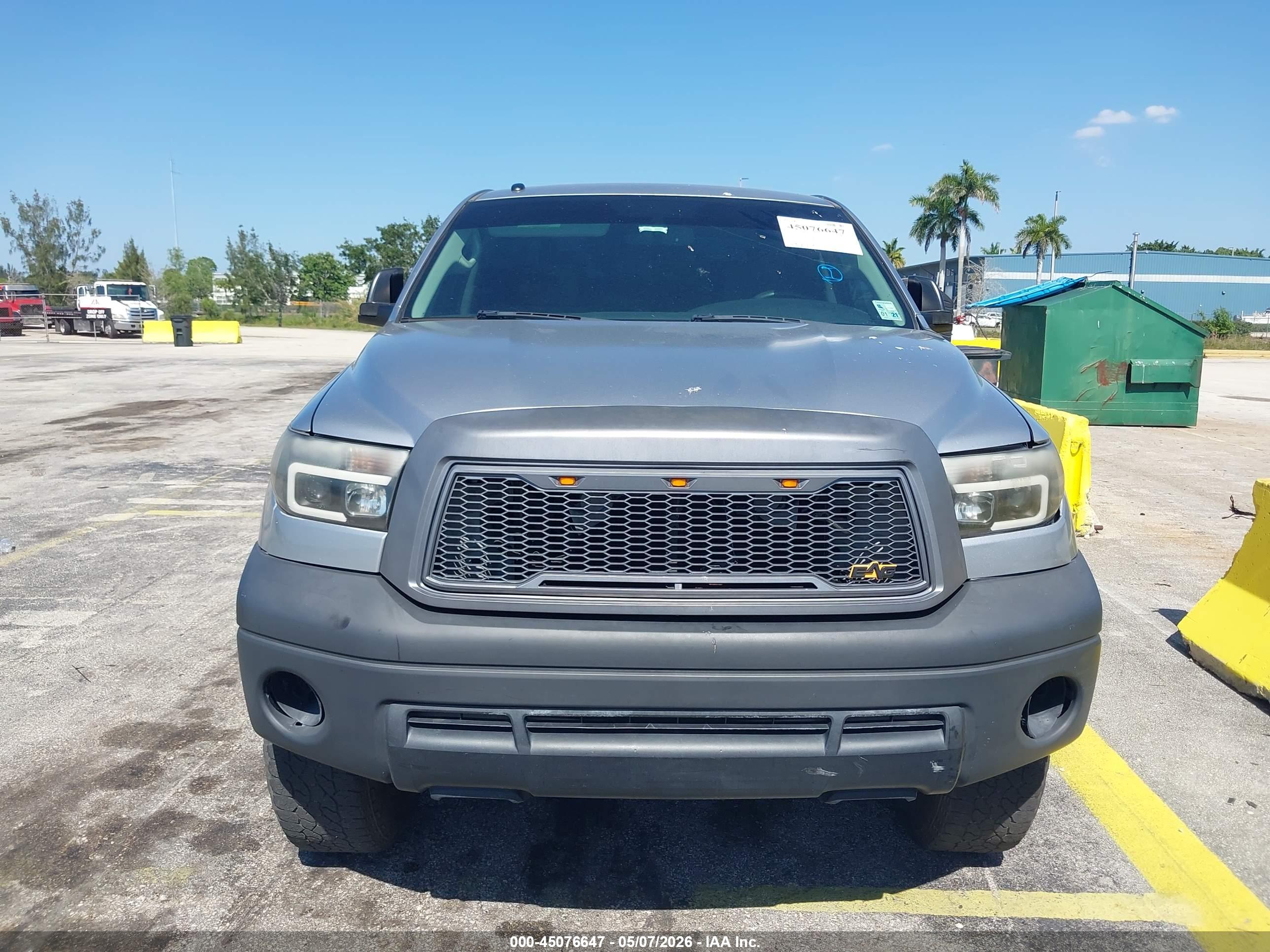 TOYOTA TUNDRA image 6