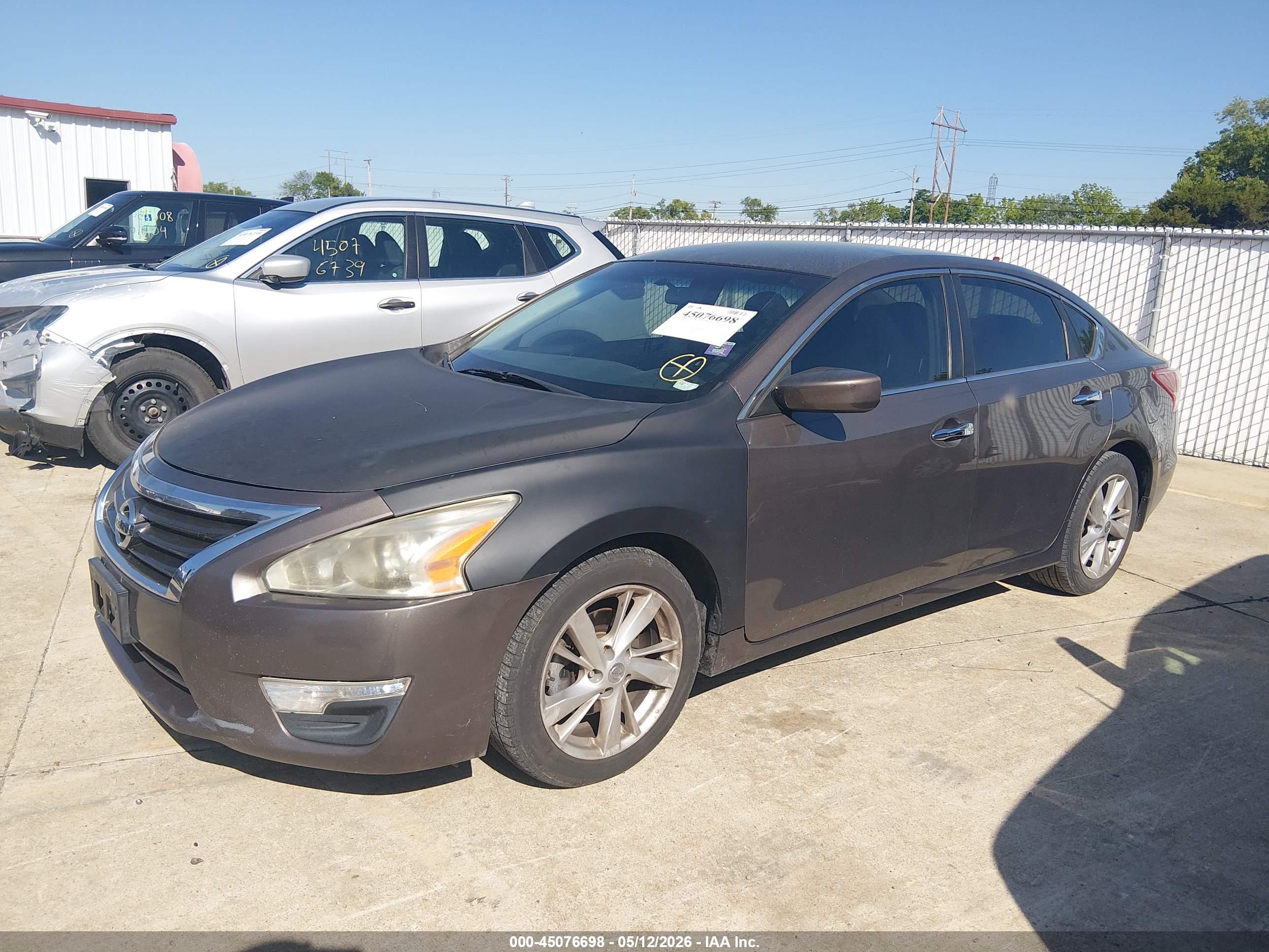 NISSAN ALTIMA image 2