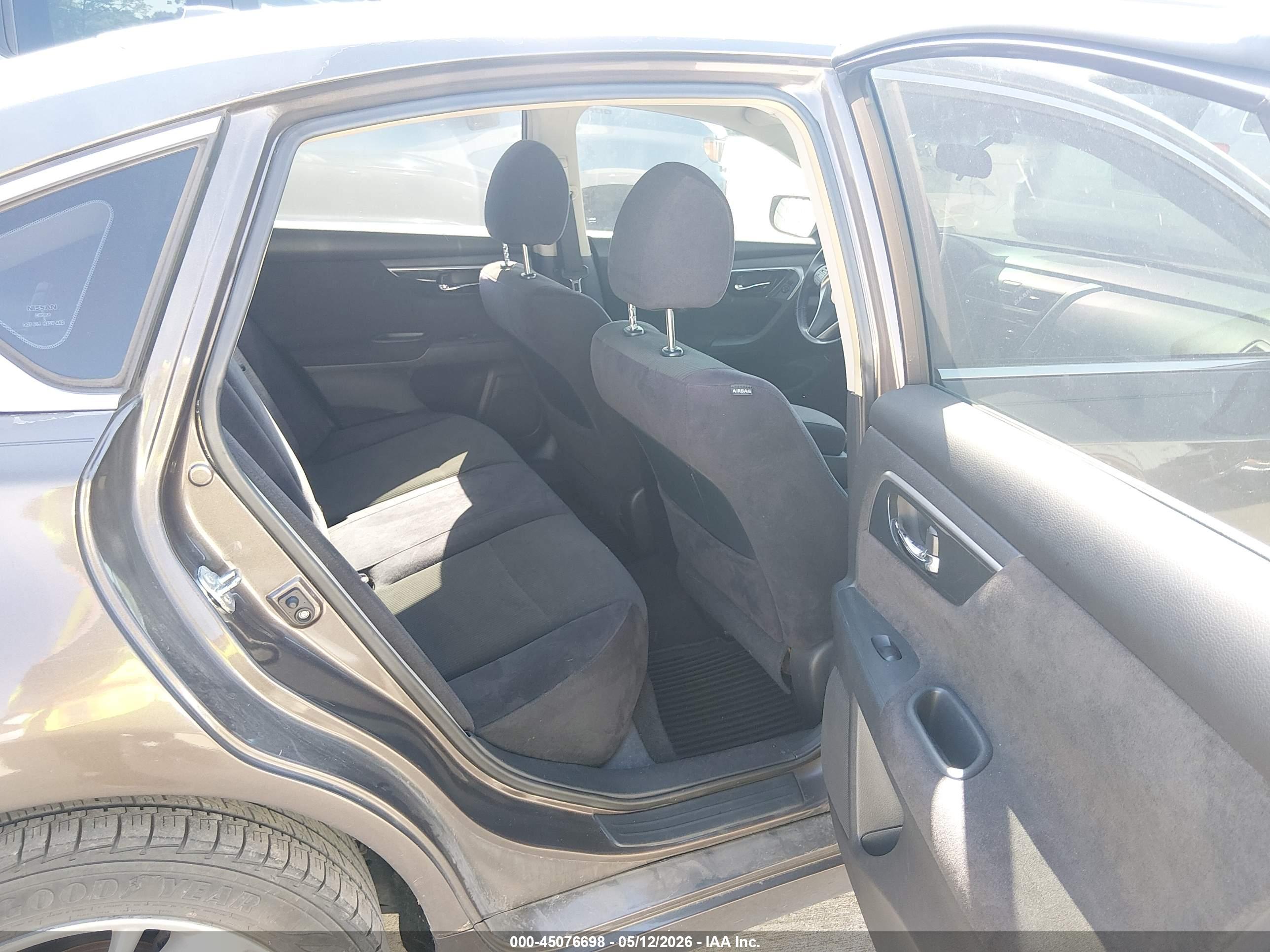 NISSAN ALTIMA image 8