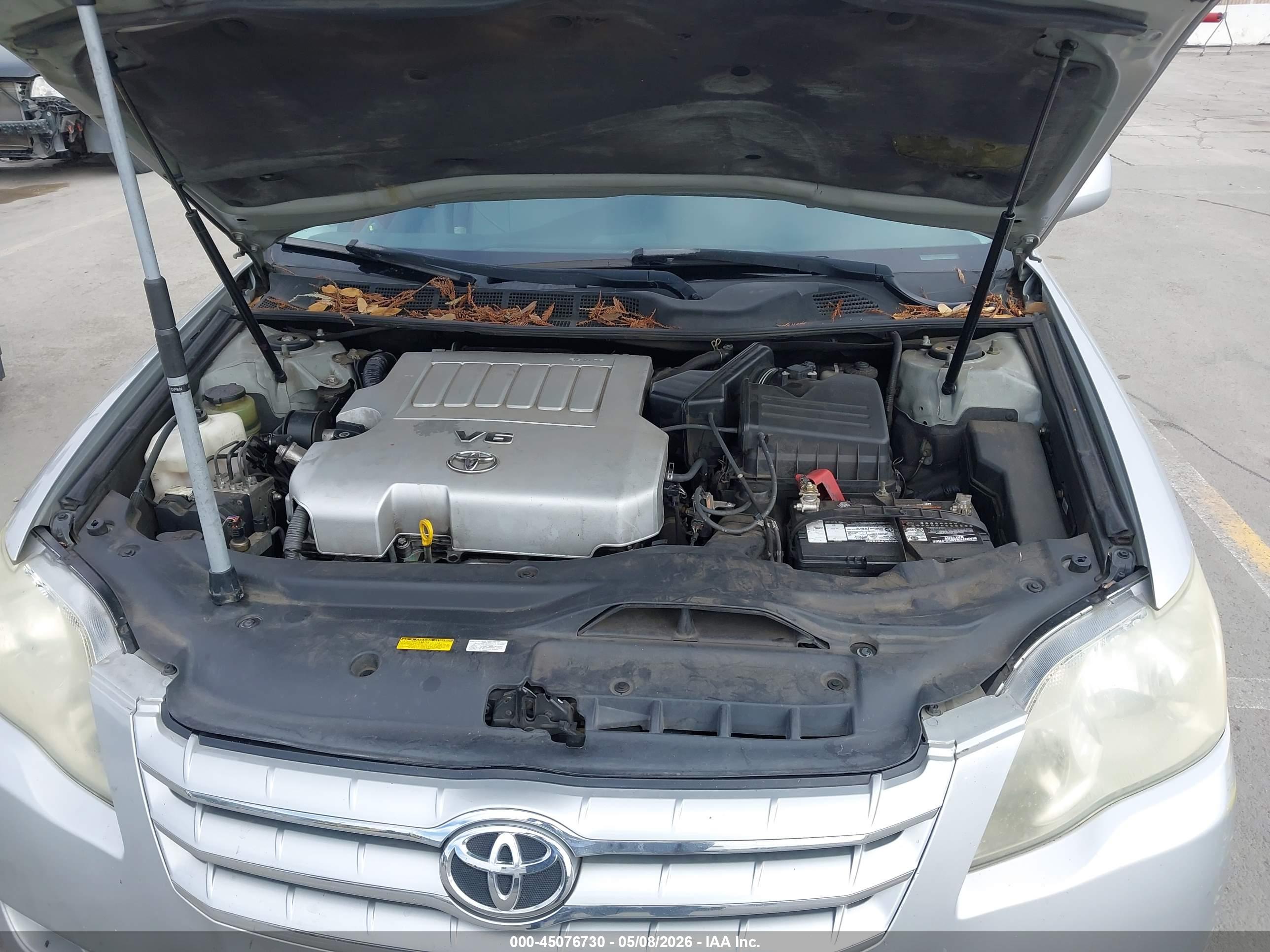 TOYOTA AVALON image 10
