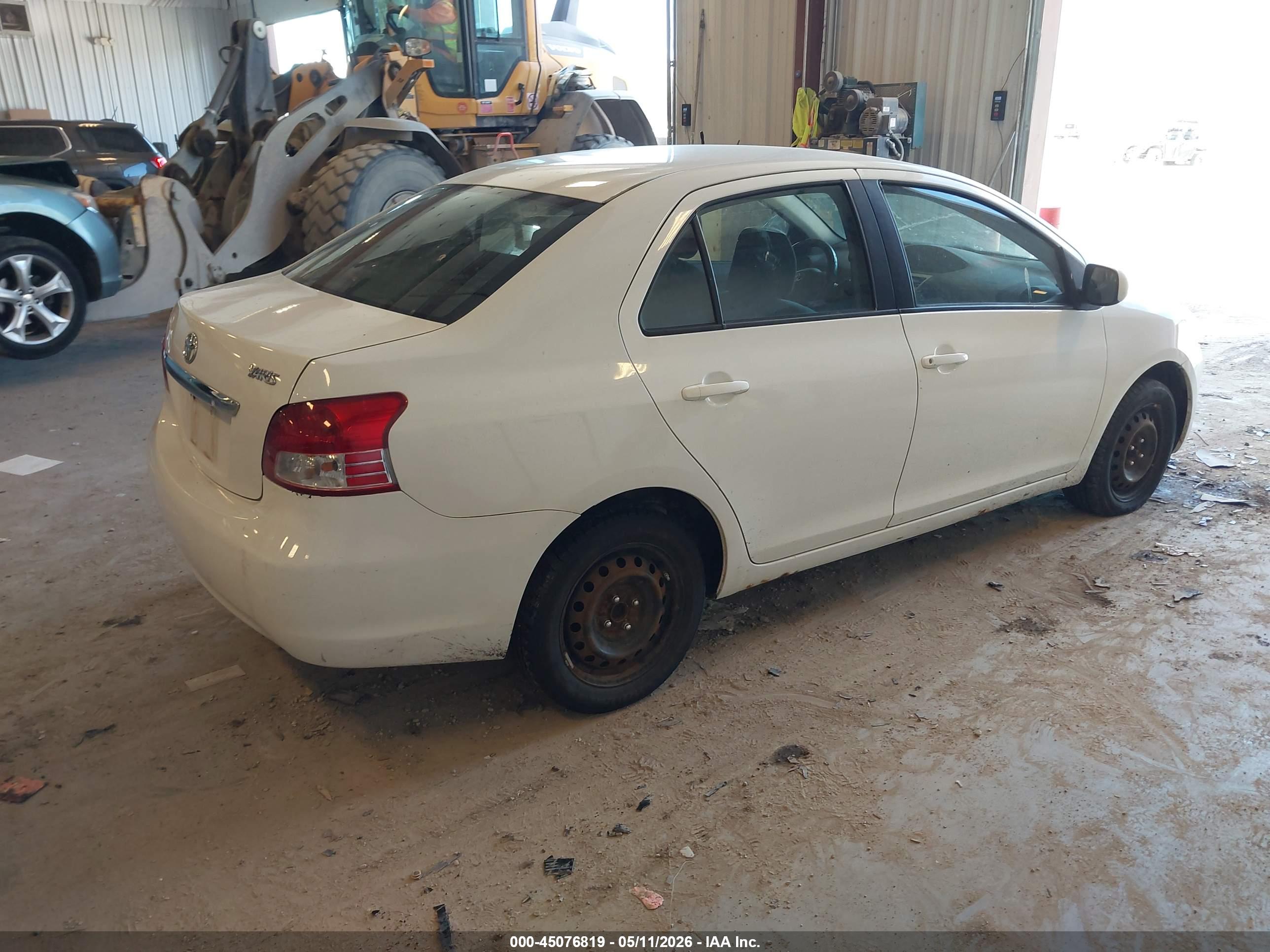 TOYOTA YARIS image 4