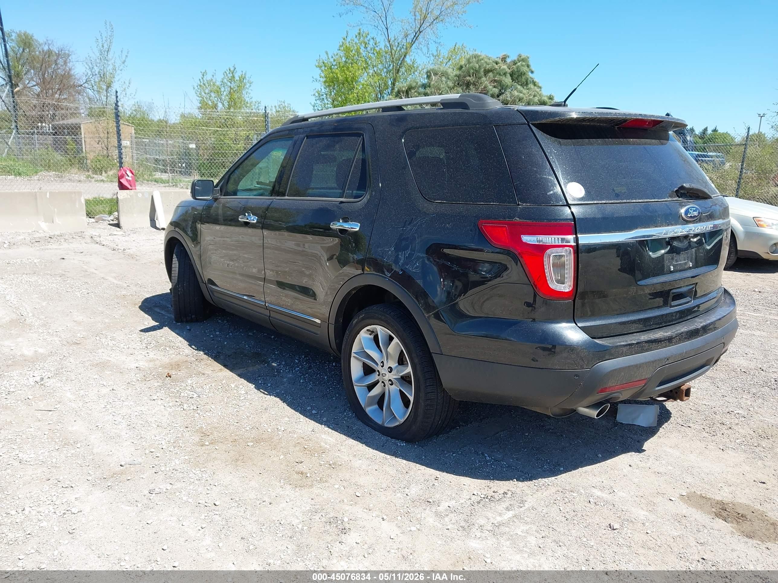 FORD EXPLORER image 3