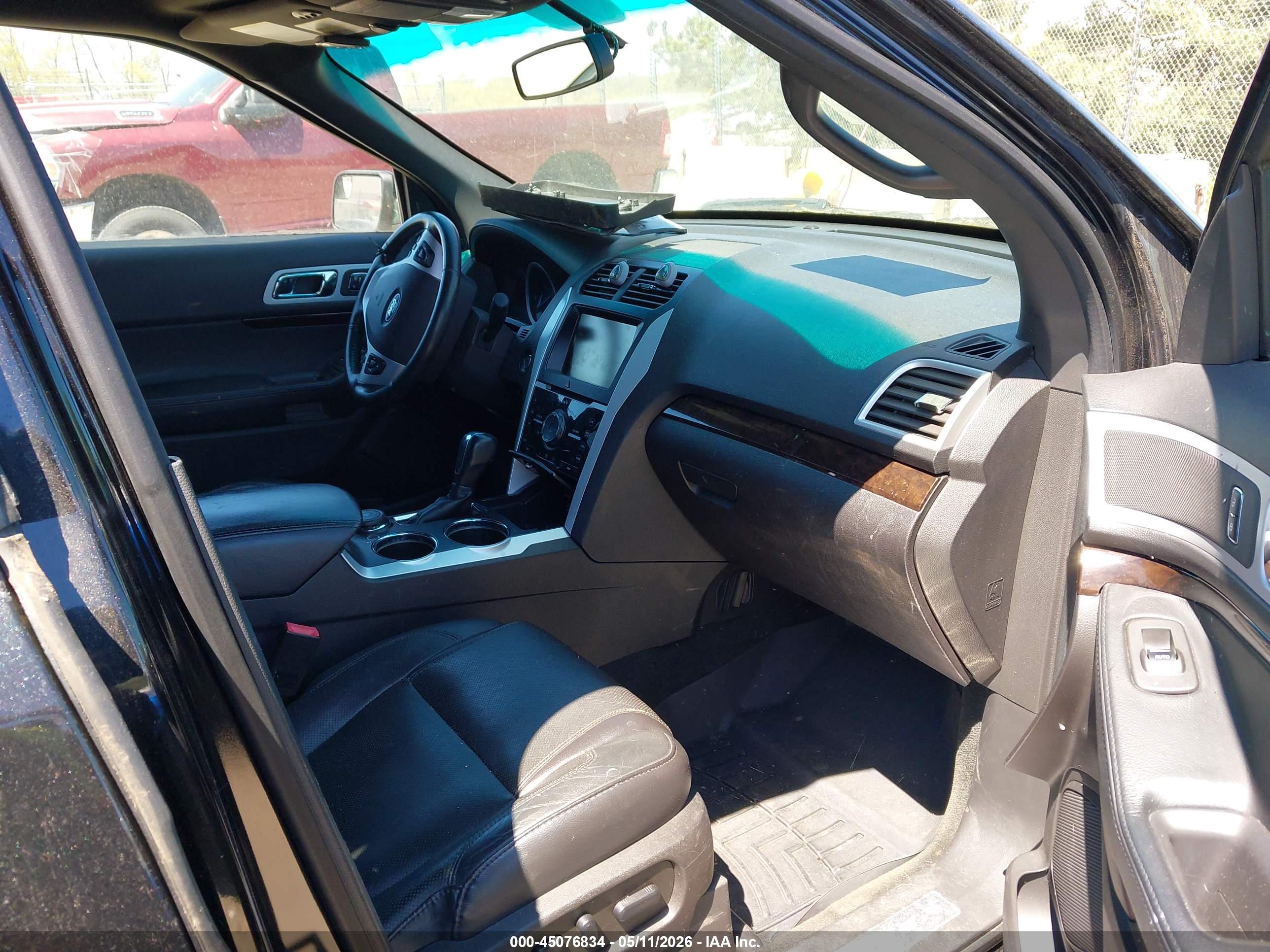 FORD EXPLORER image 5