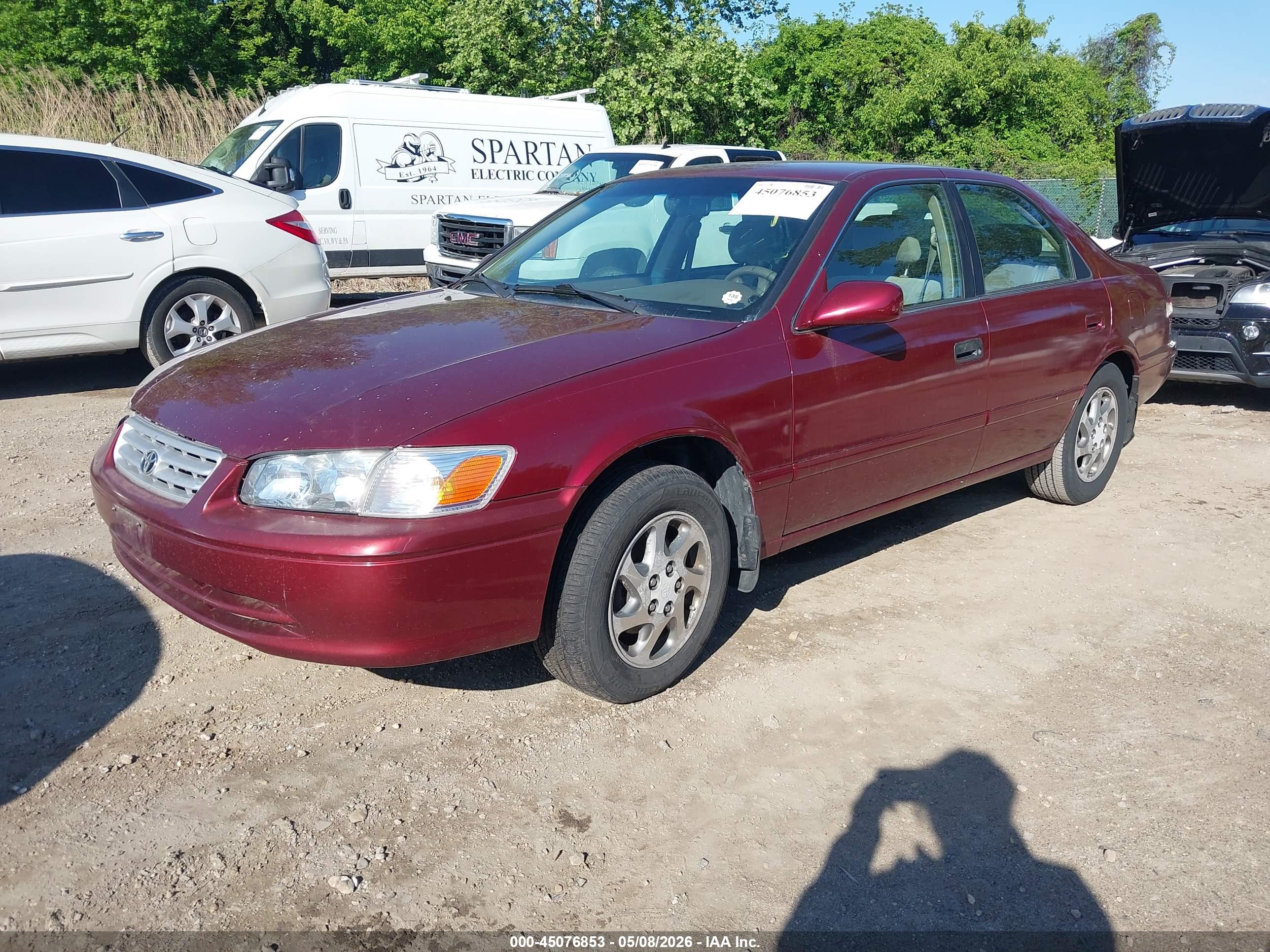 TOYOTA CAMRY image 2