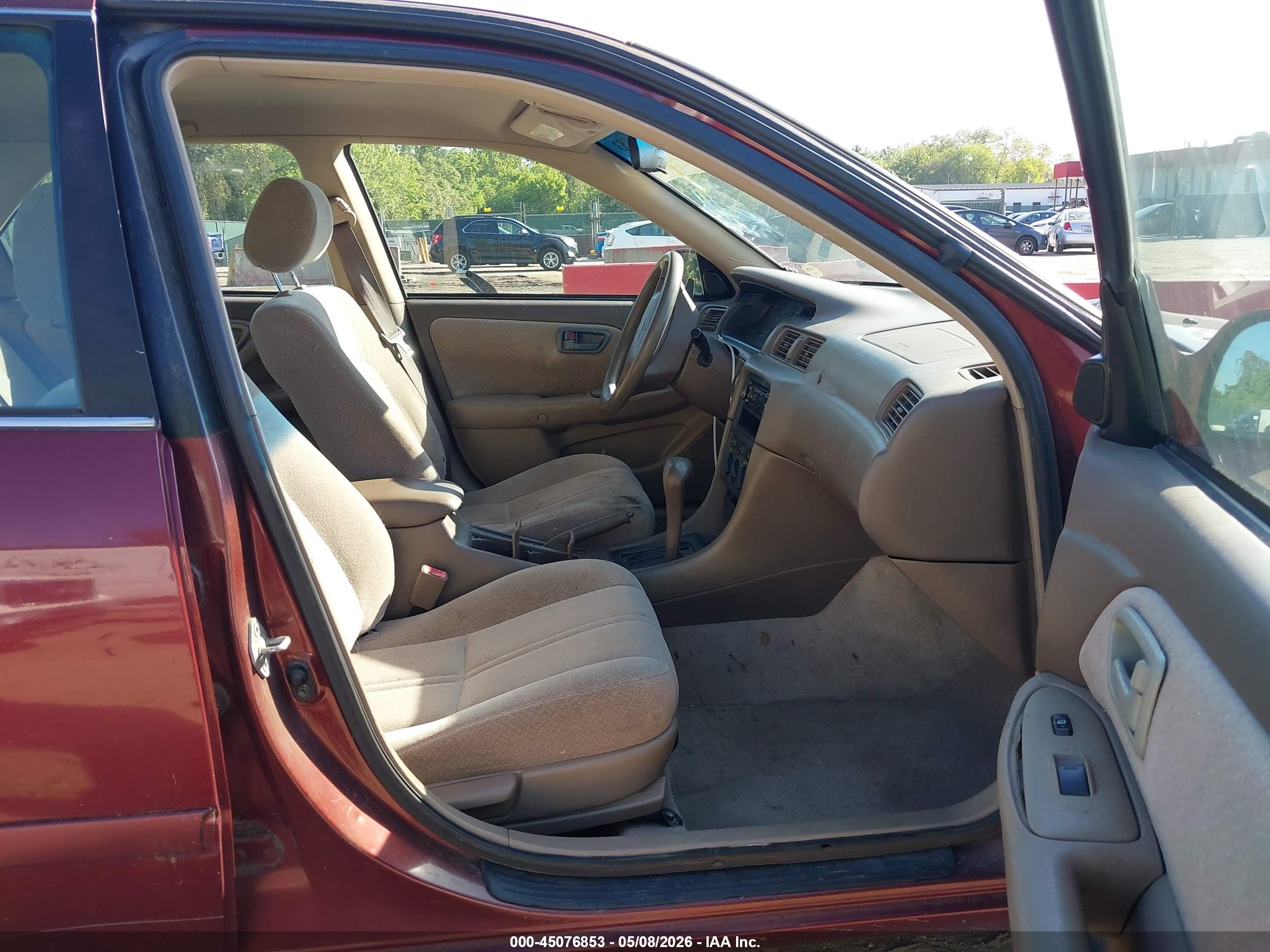 TOYOTA CAMRY image 5