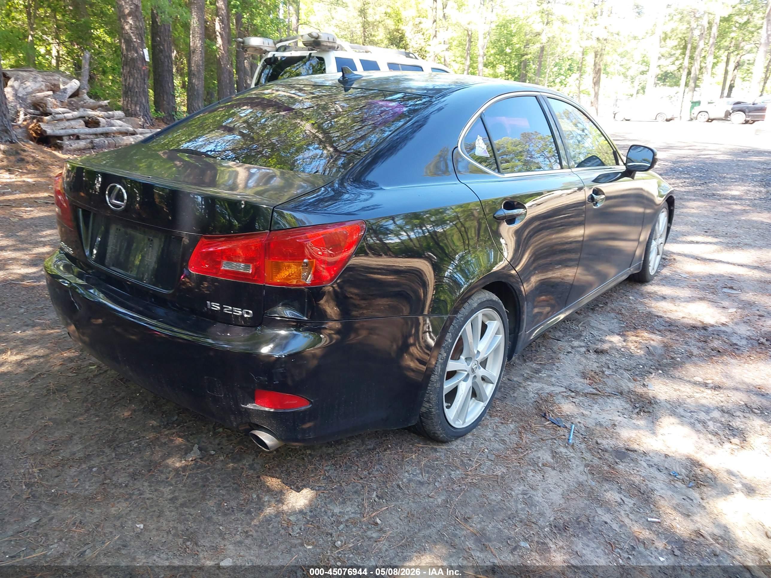 LEXUS IS image 4