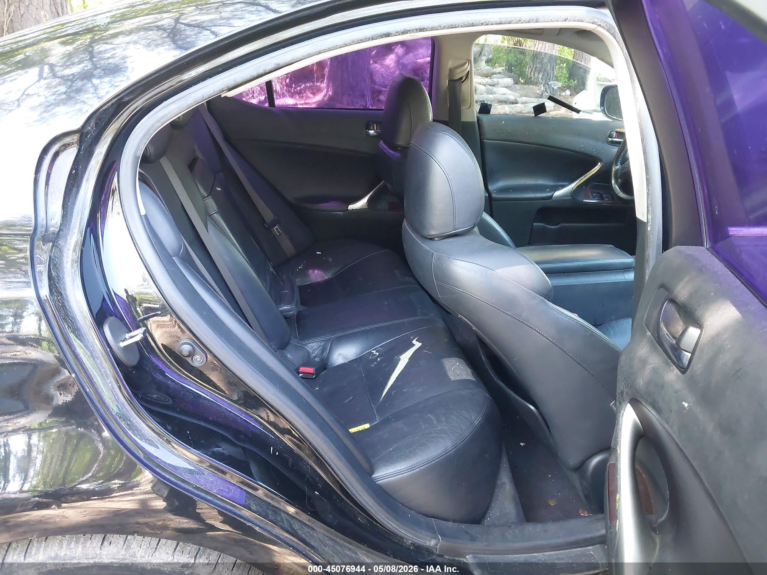 LEXUS IS image 8