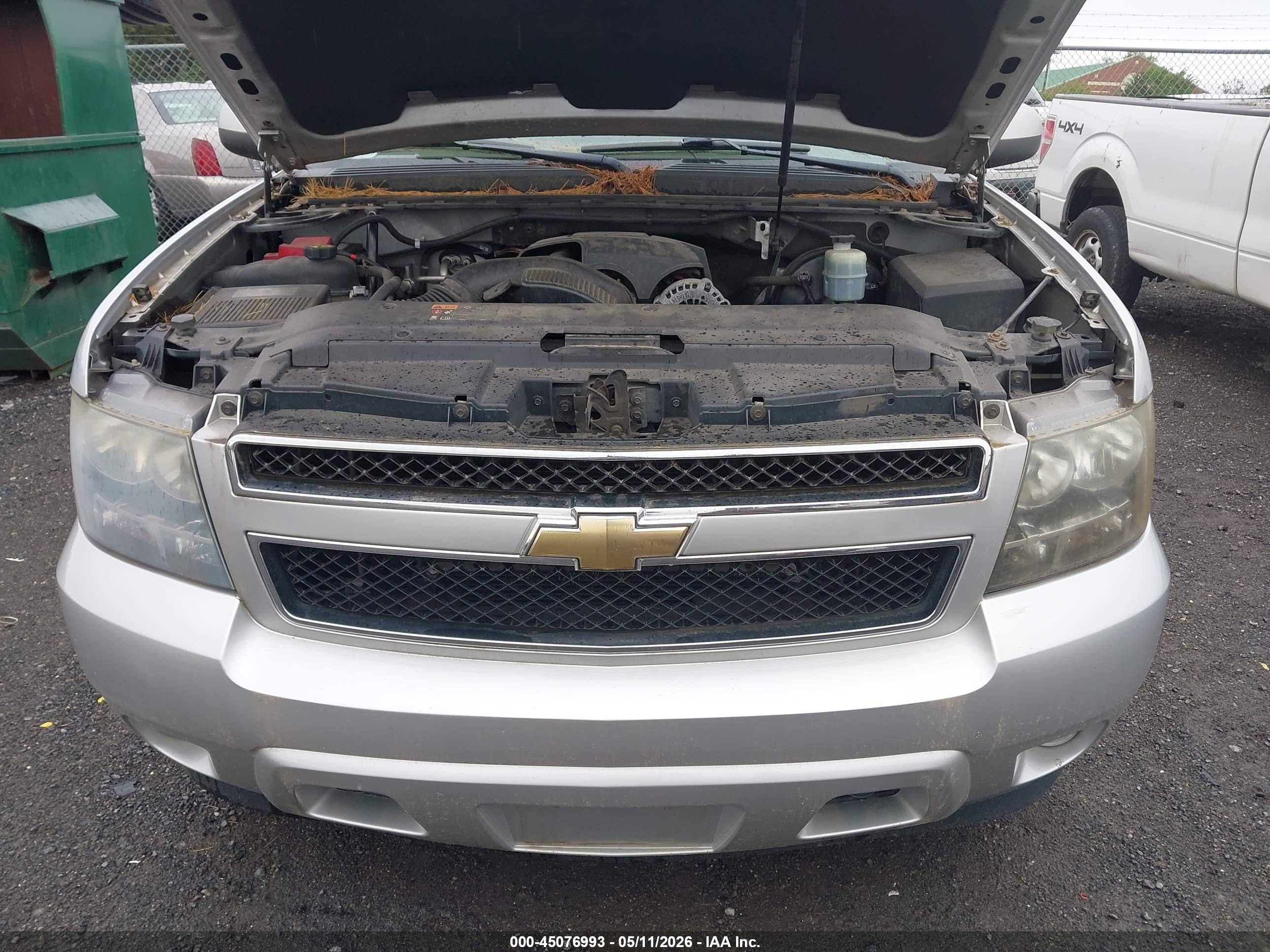 CHEVROLET TAHOE image 6