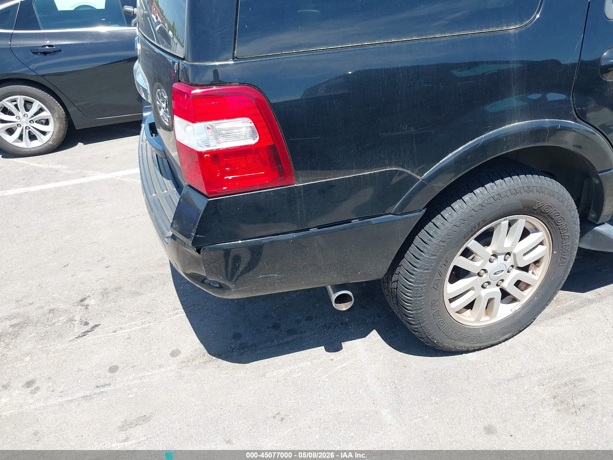 FORD EXPEDITION image 6