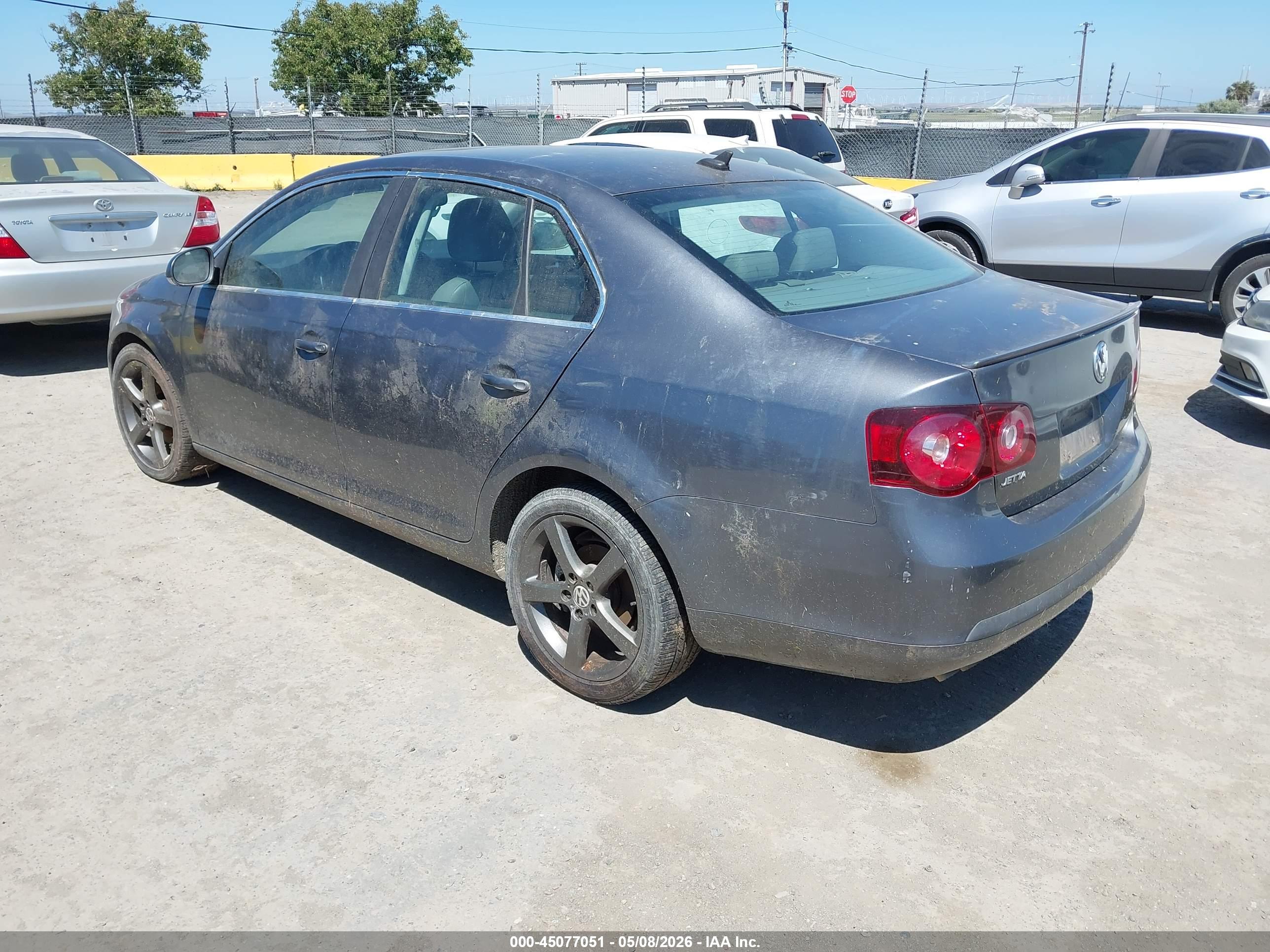 VOLKSWAGEN JETTA image 3