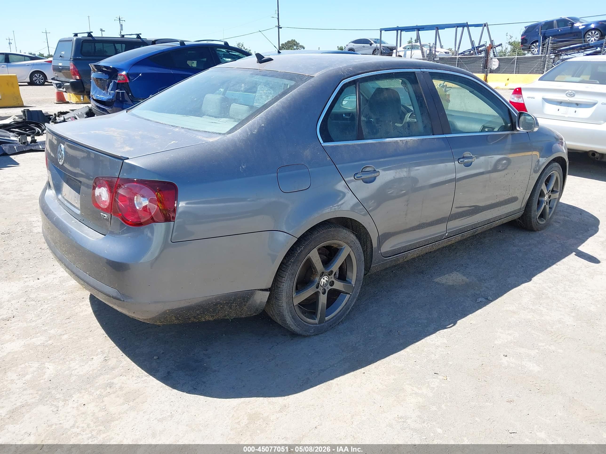 VOLKSWAGEN JETTA image 4