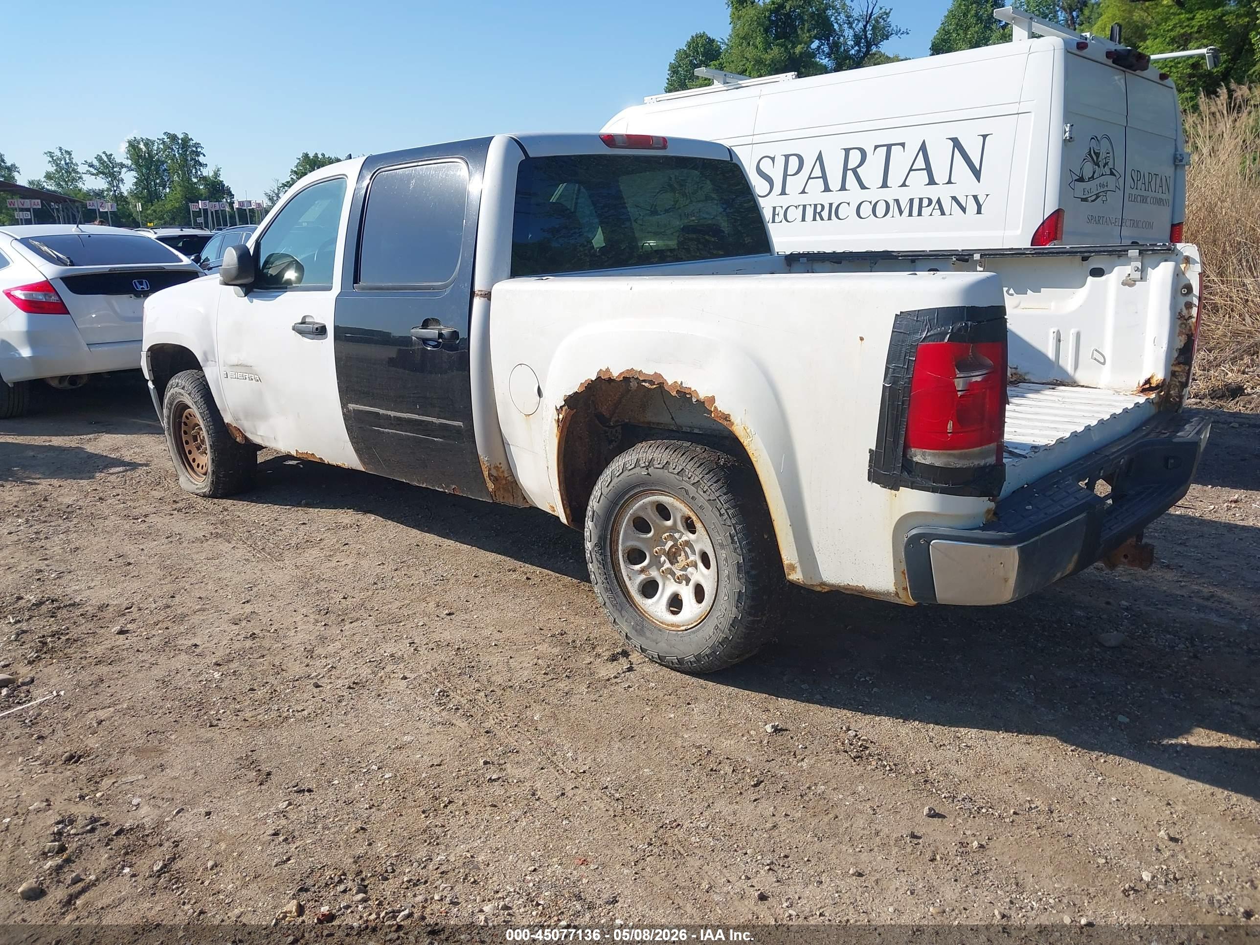 GMC SIERRA image 3