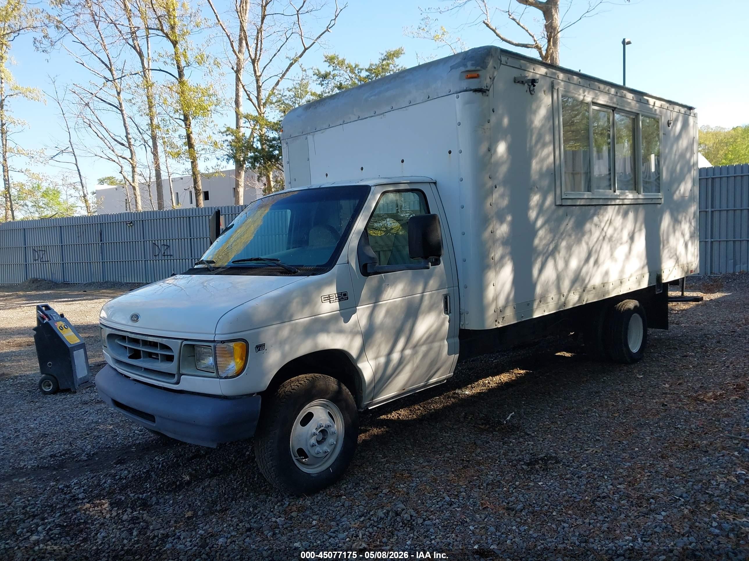 FORD E-350 image 2