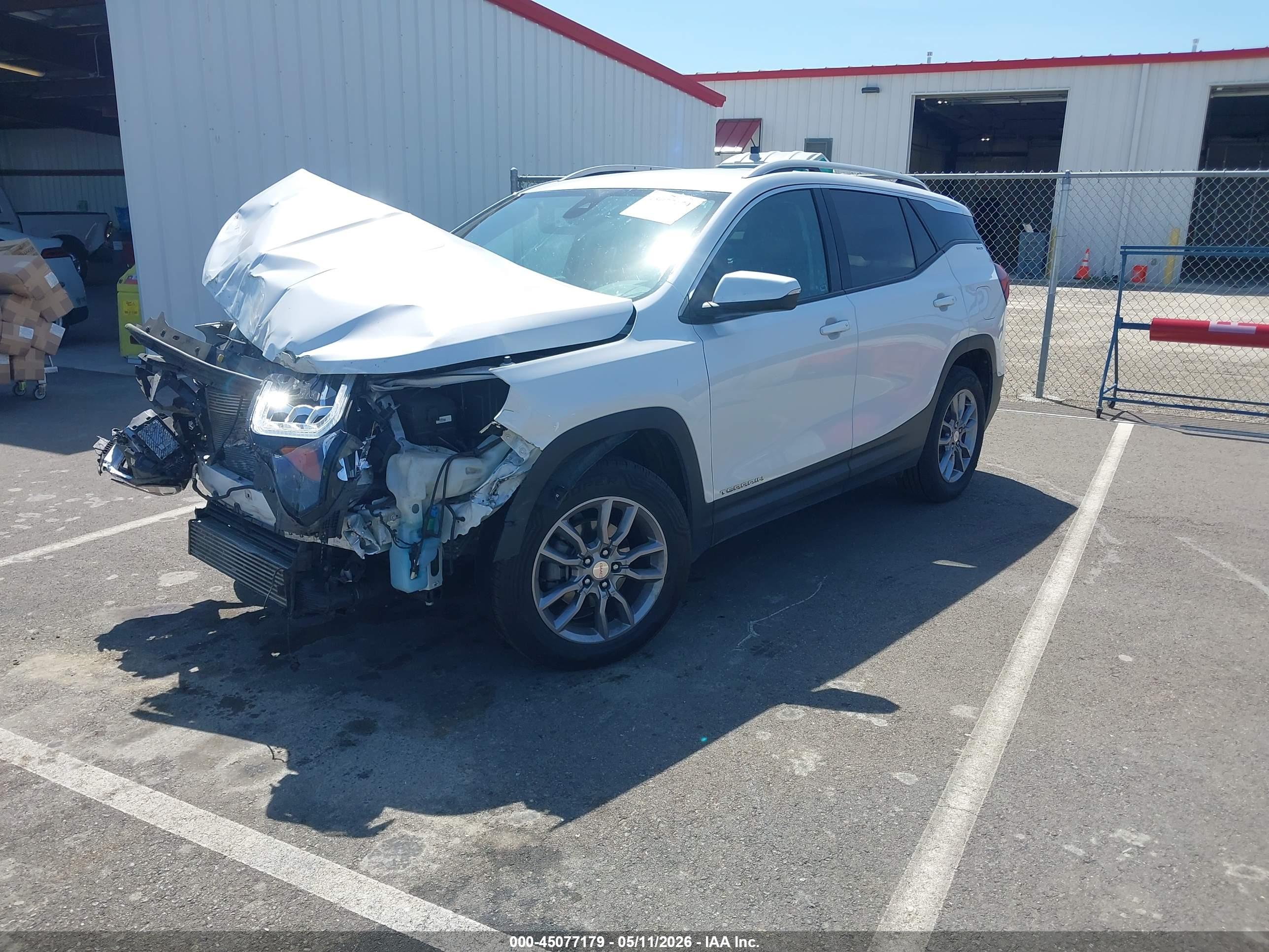 GMC TERRAIN image 2