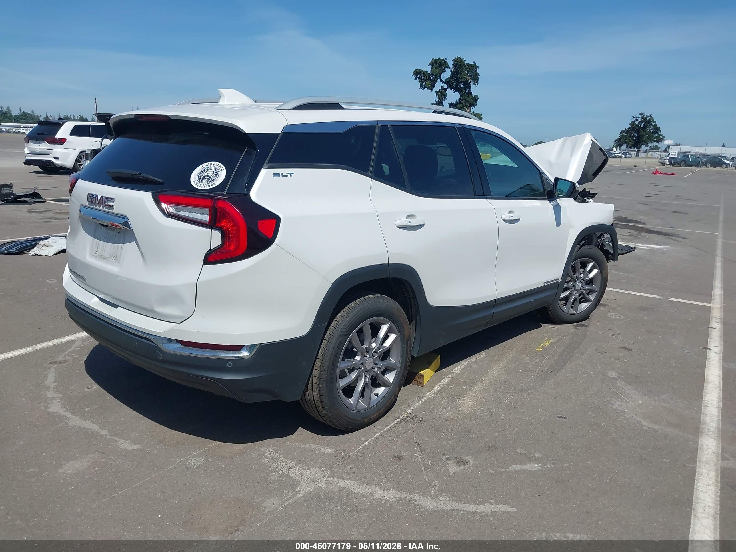 GMC TERRAIN image 4