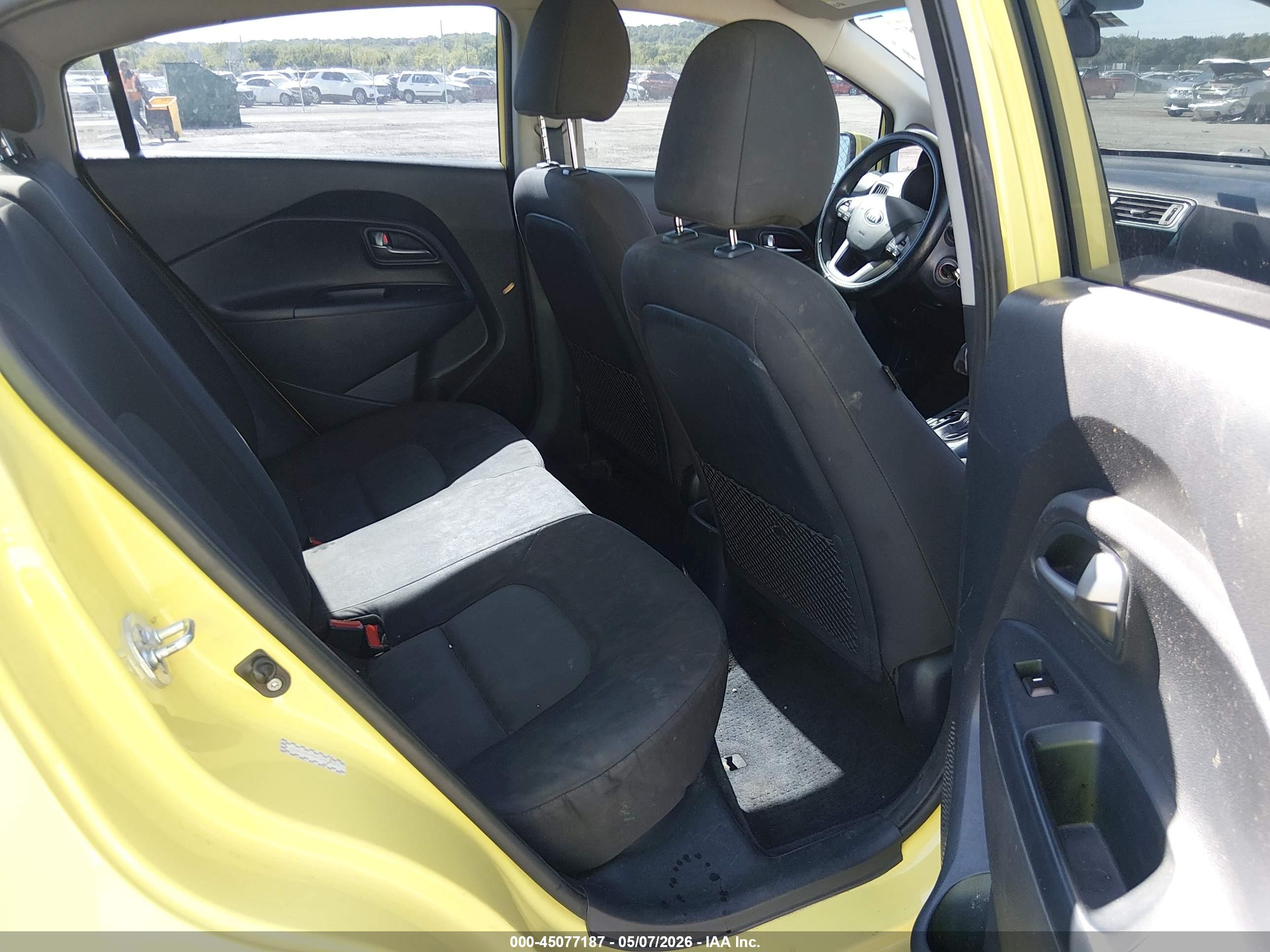 KIA RIO image 8