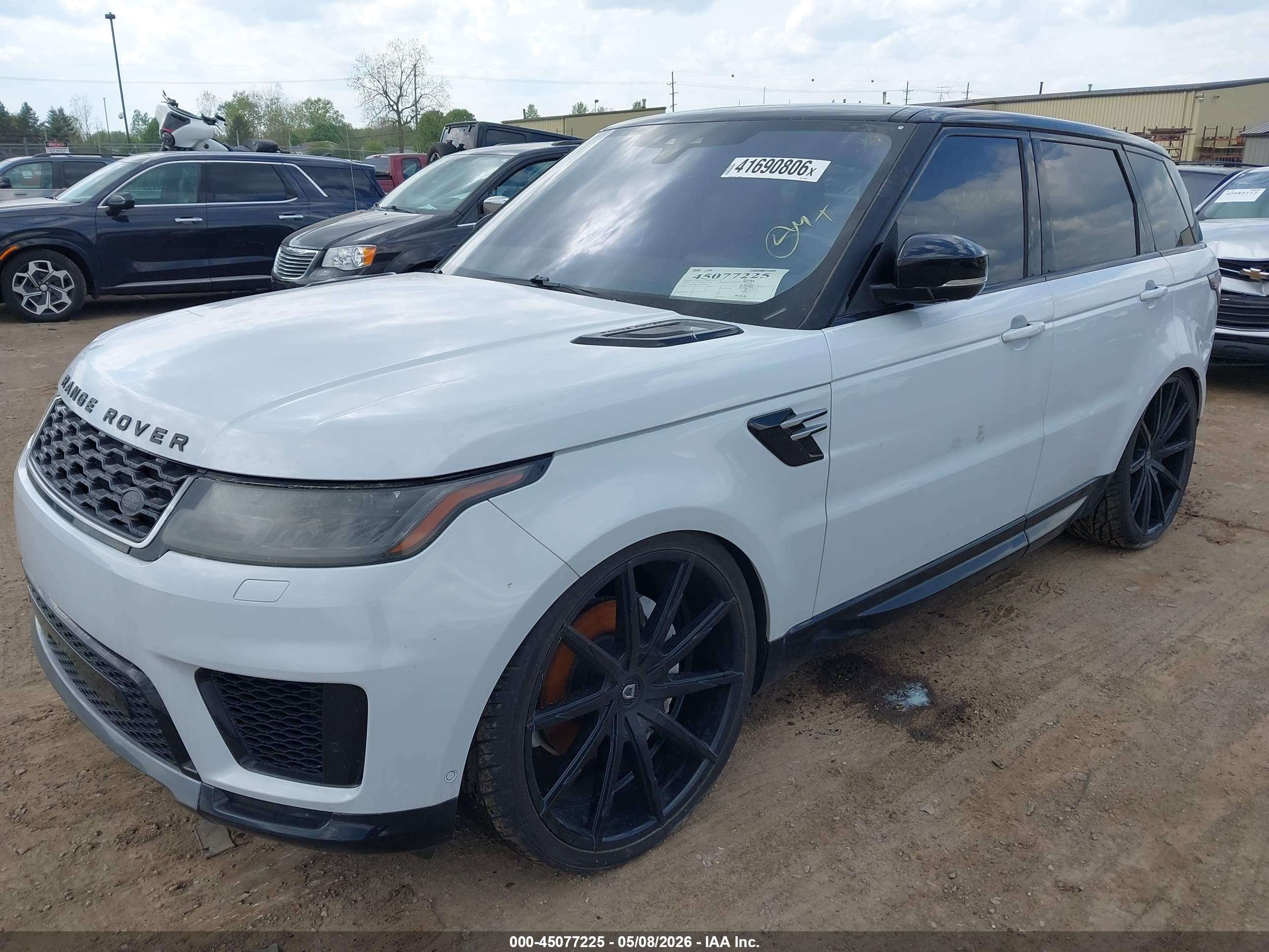 LAND ROVER image 2