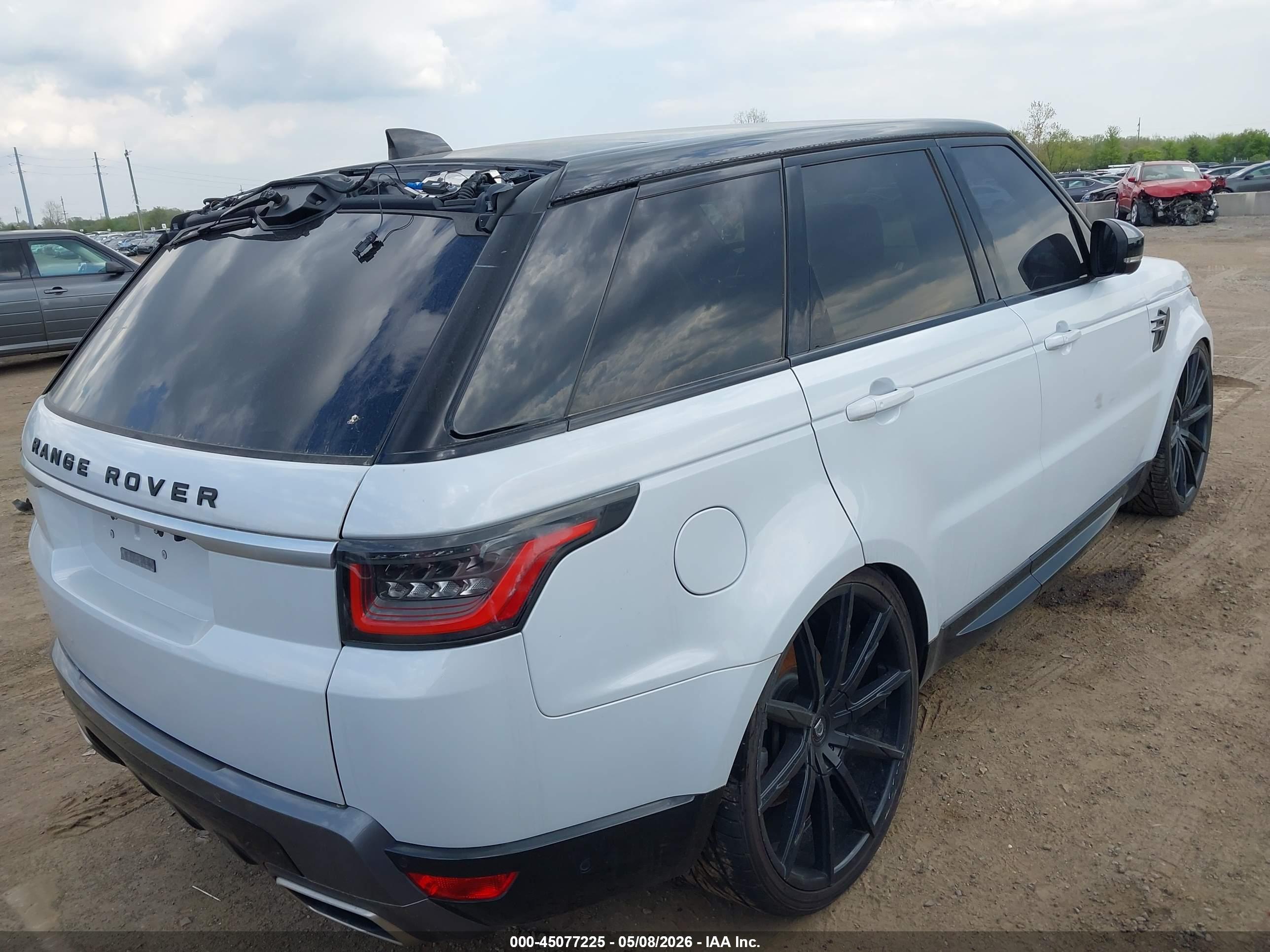 LAND ROVER image 4