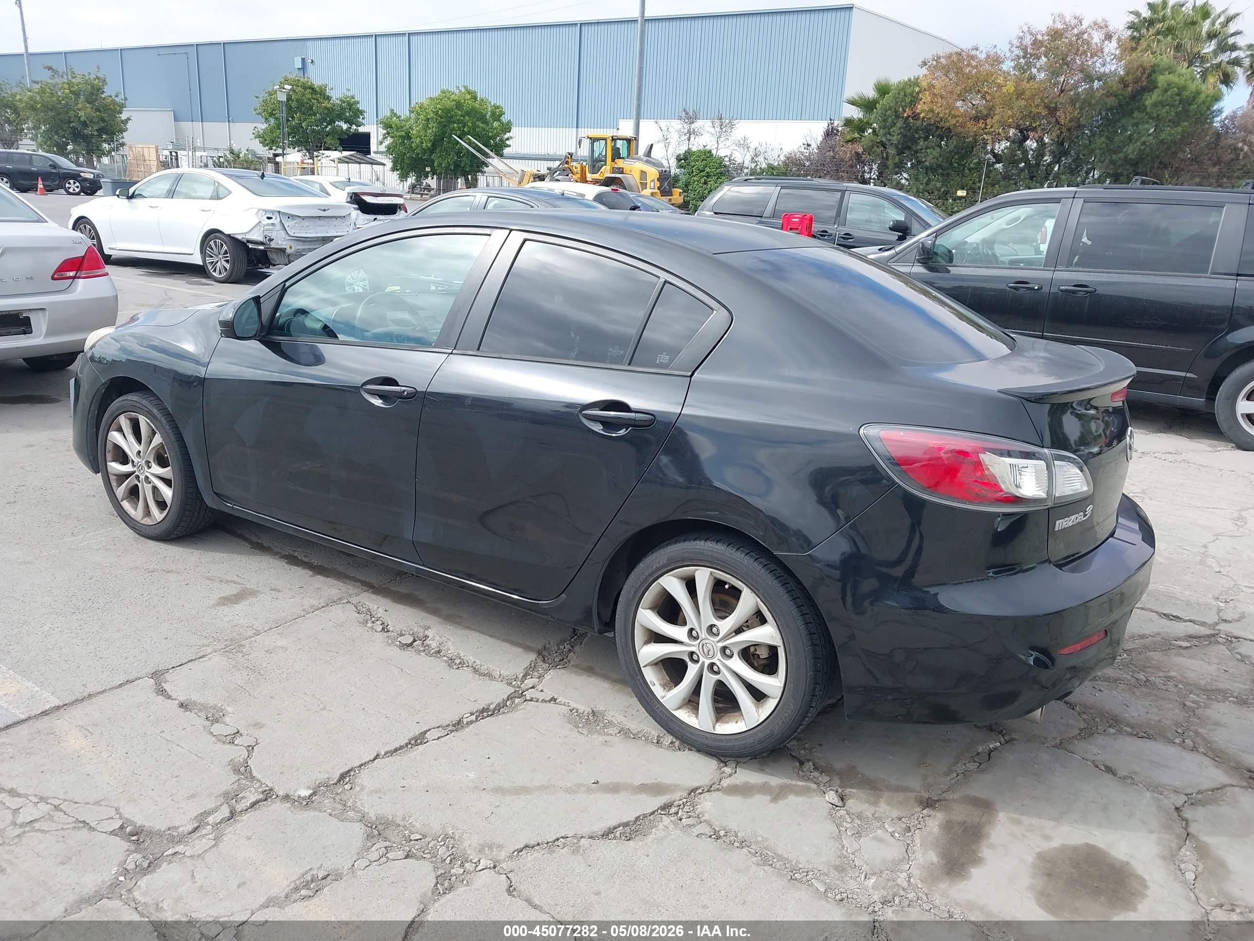 MAZDA MAZDA3 image 3