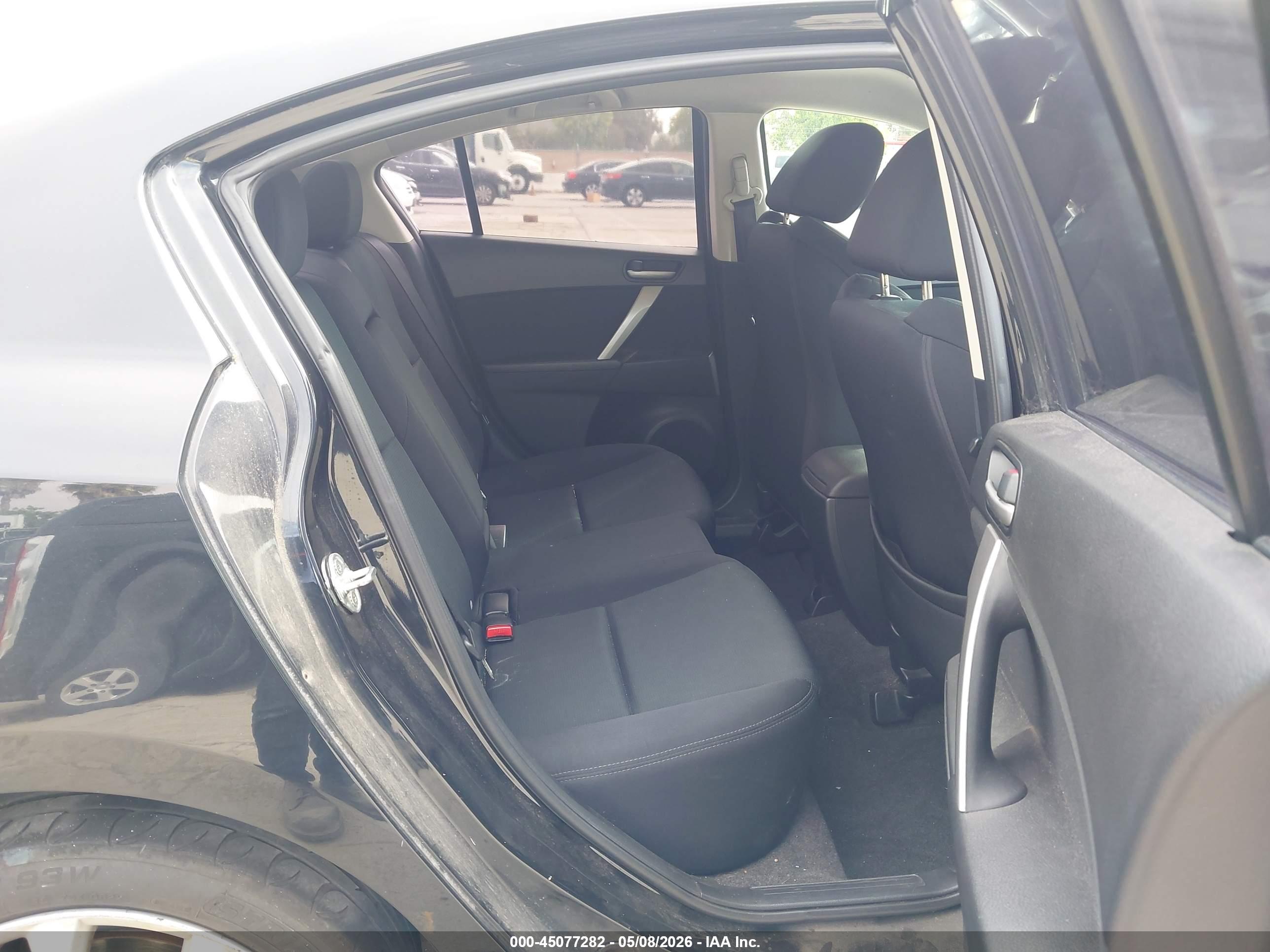 MAZDA MAZDA3 image 8