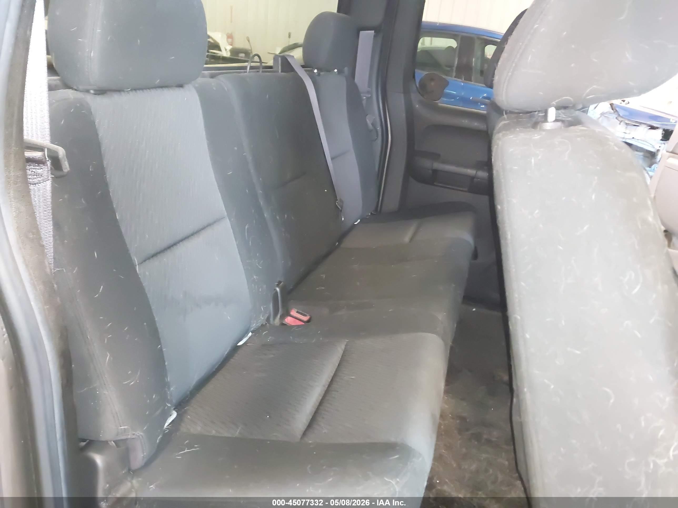 CHEVROLET SILVERADO image 8