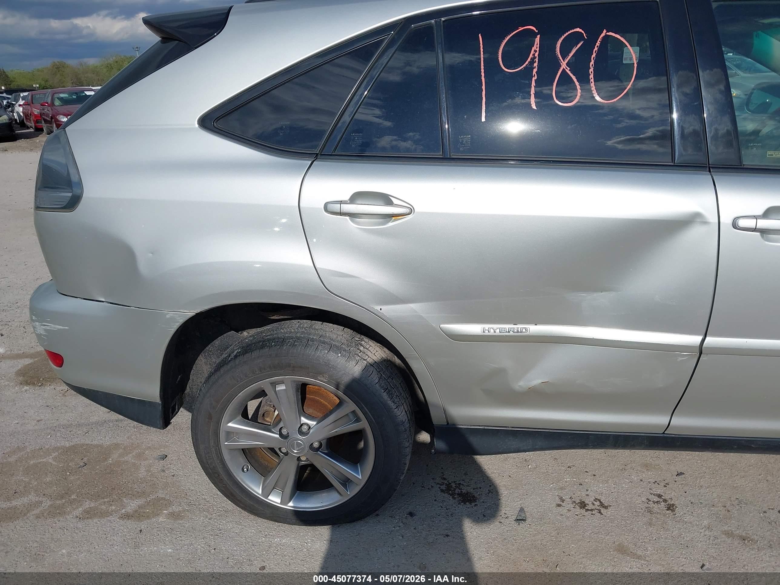 LEXUS RX image 6