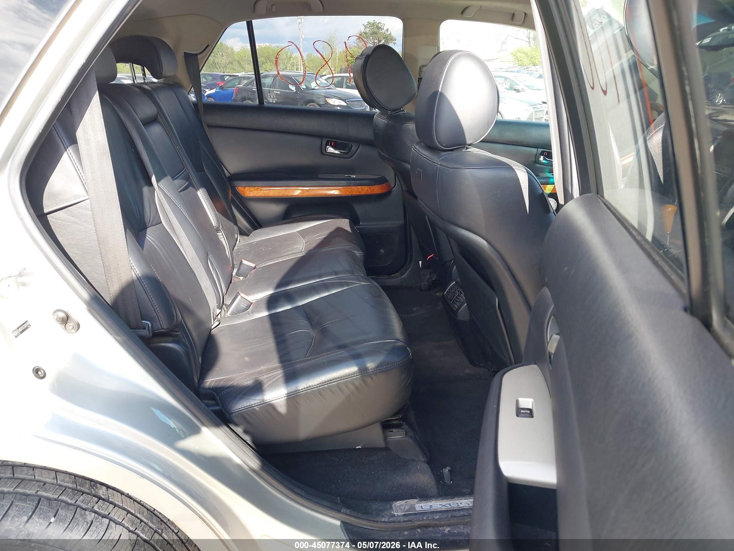 LEXUS RX image 8