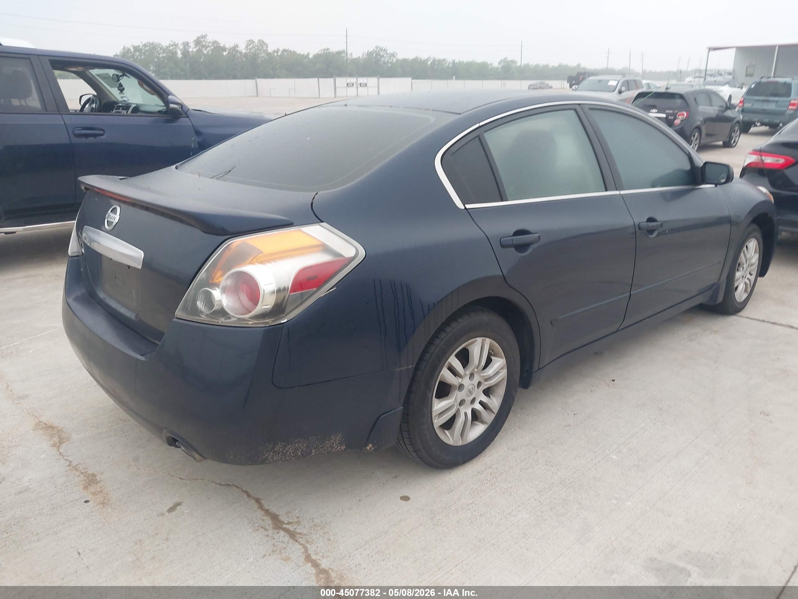 NISSAN ALTIMA image 4