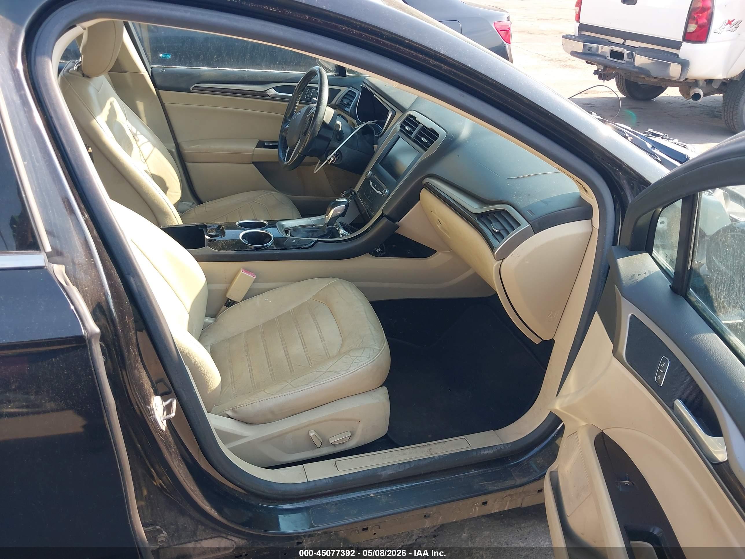 FORD FUSION image 5