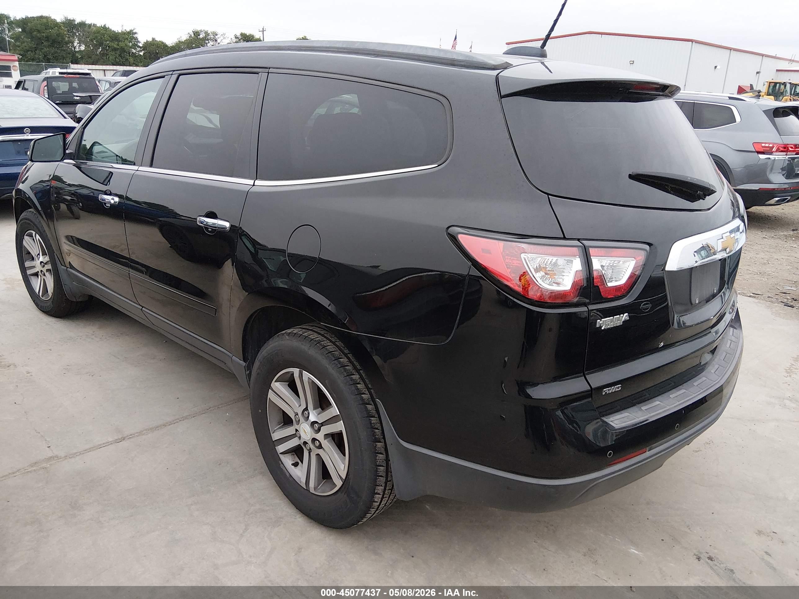 CHEVROLET TRAVERSE image 3