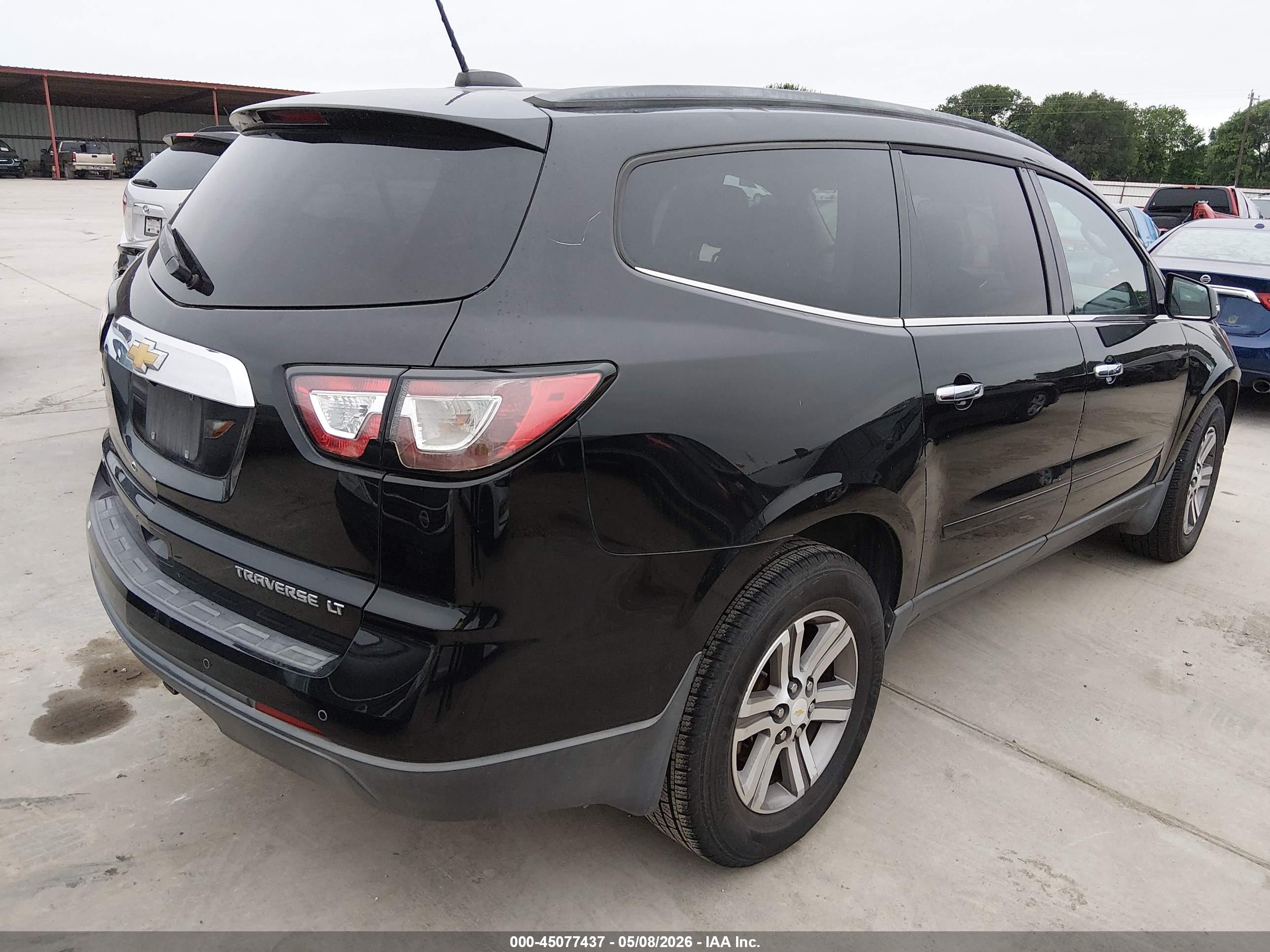 CHEVROLET TRAVERSE image 4