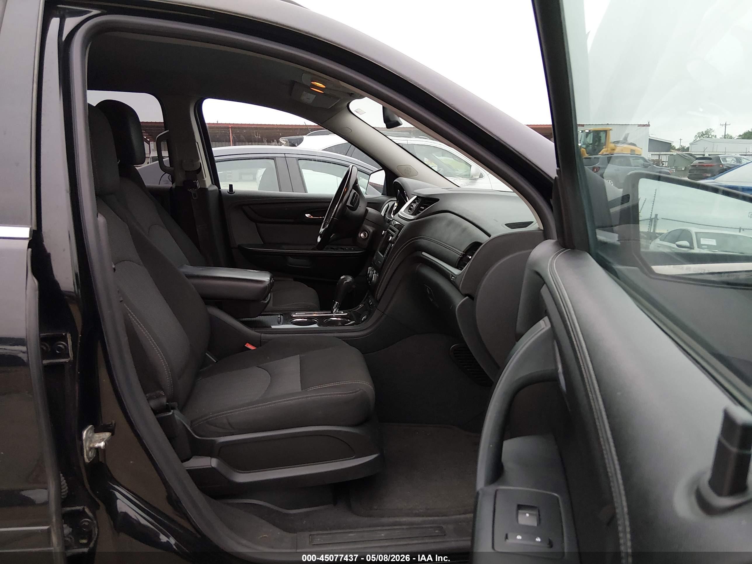 CHEVROLET TRAVERSE image 5