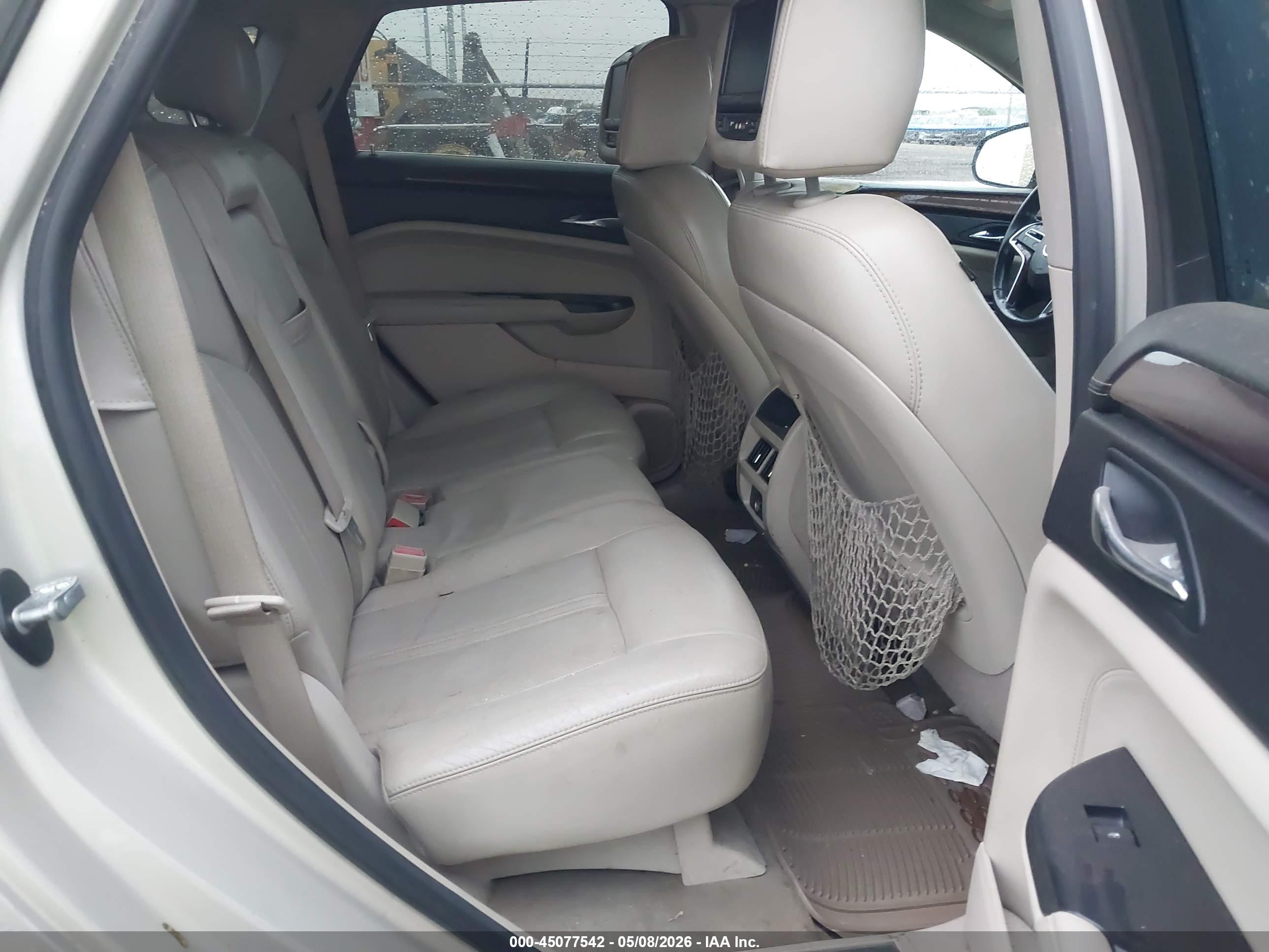 CADILLAC SRX image 8