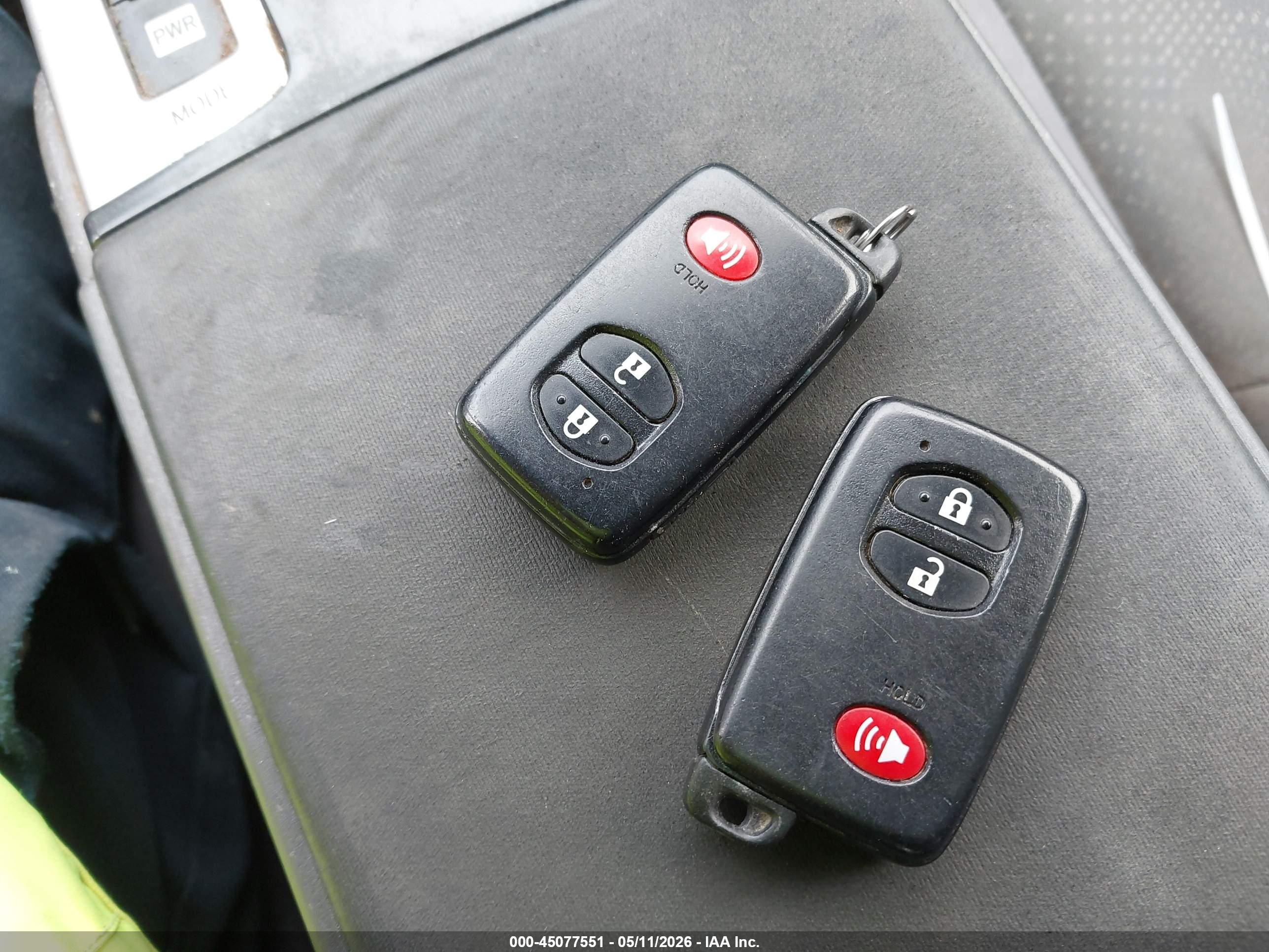 TOYOTA PRIUS image 11