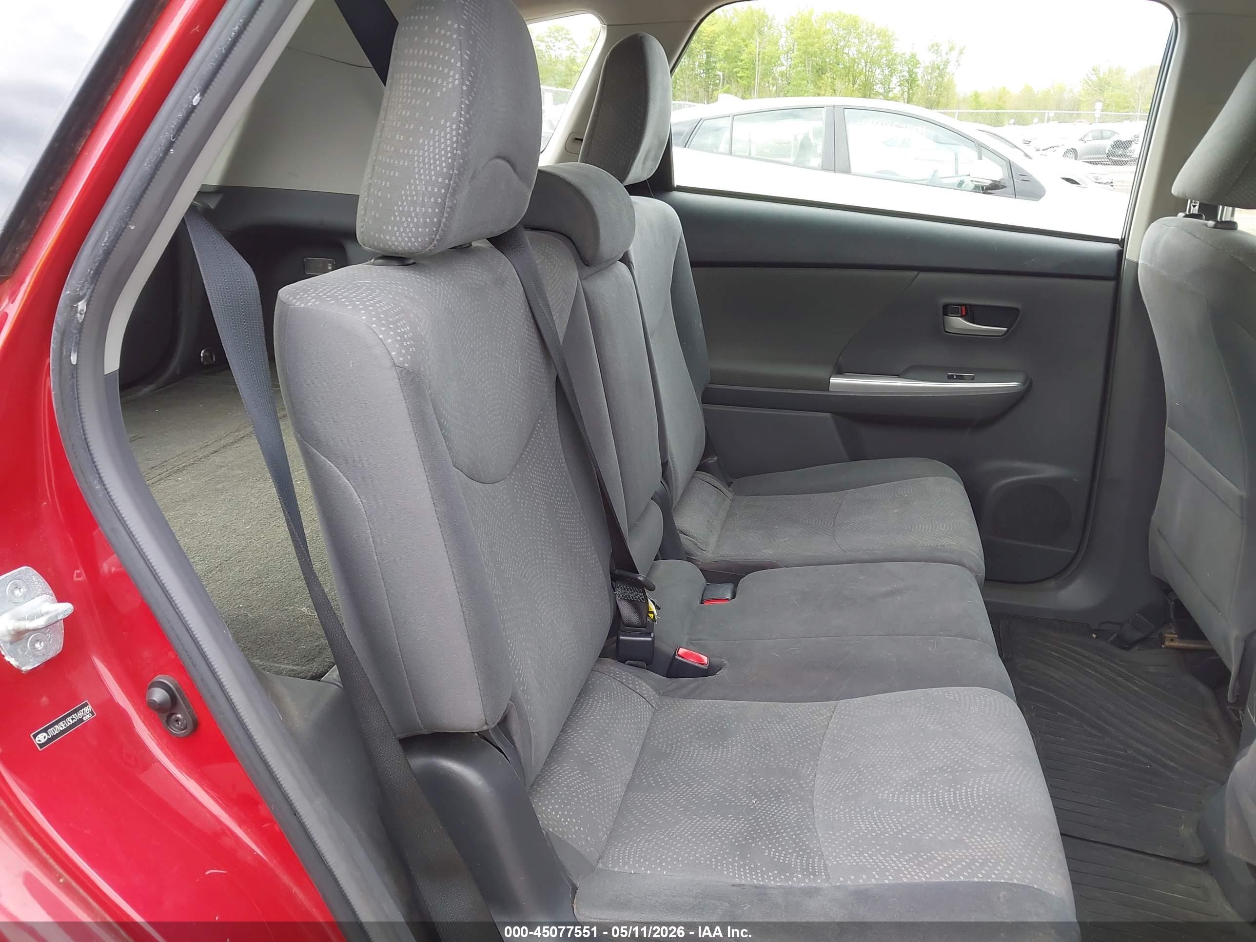 TOYOTA PRIUS image 8
