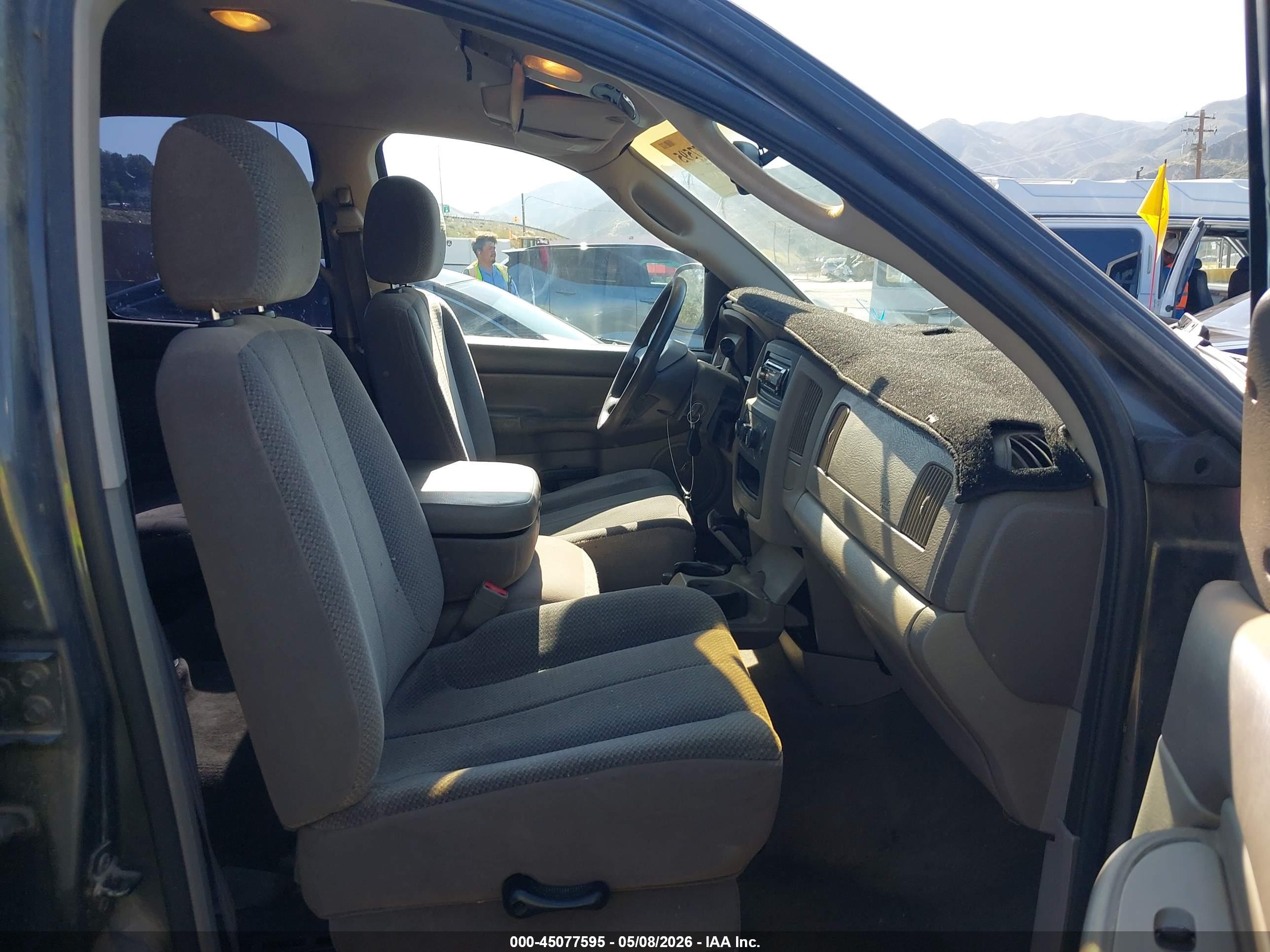 DODGE RAM image 5