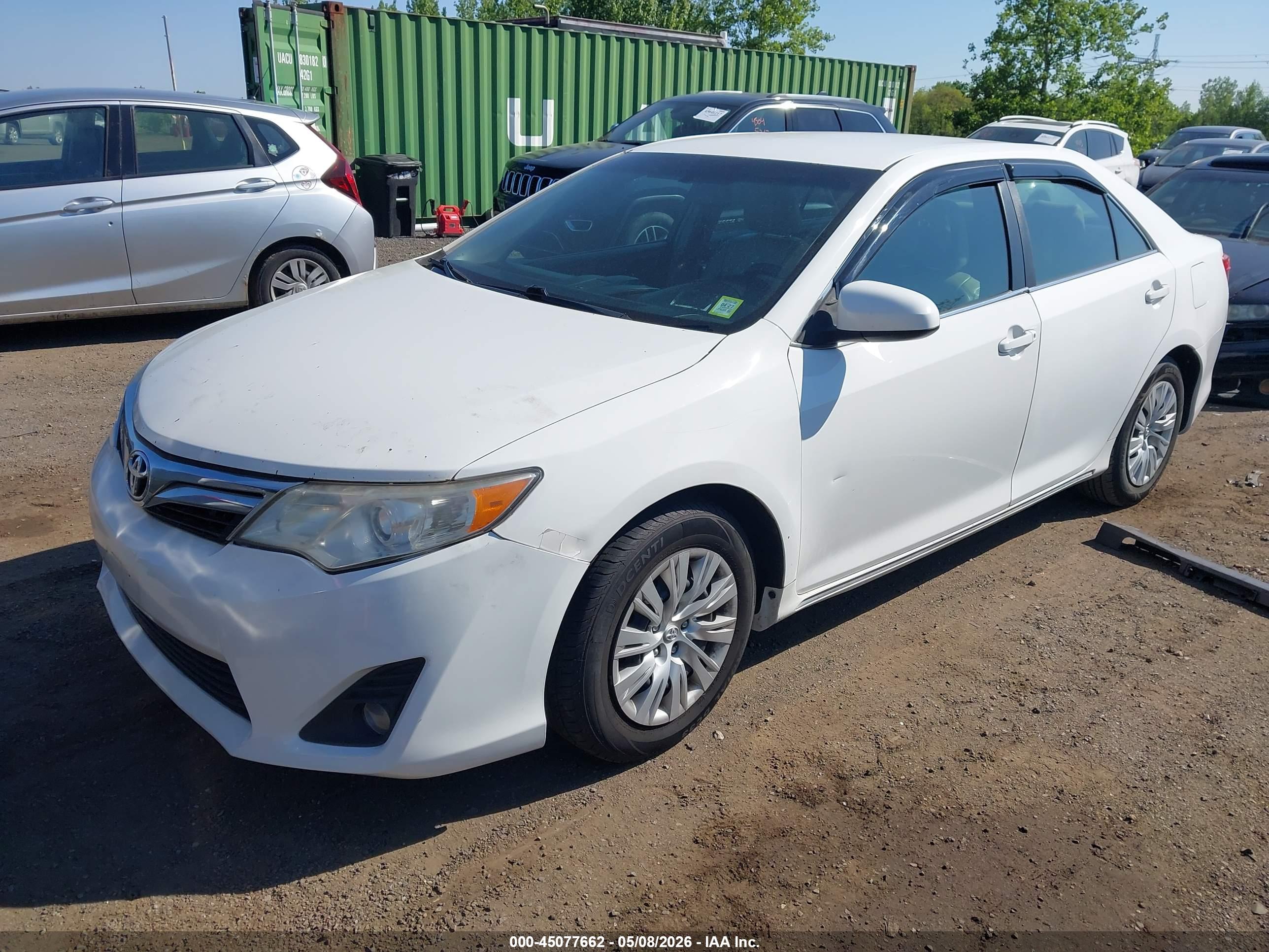 TOYOTA CAMRY image 2