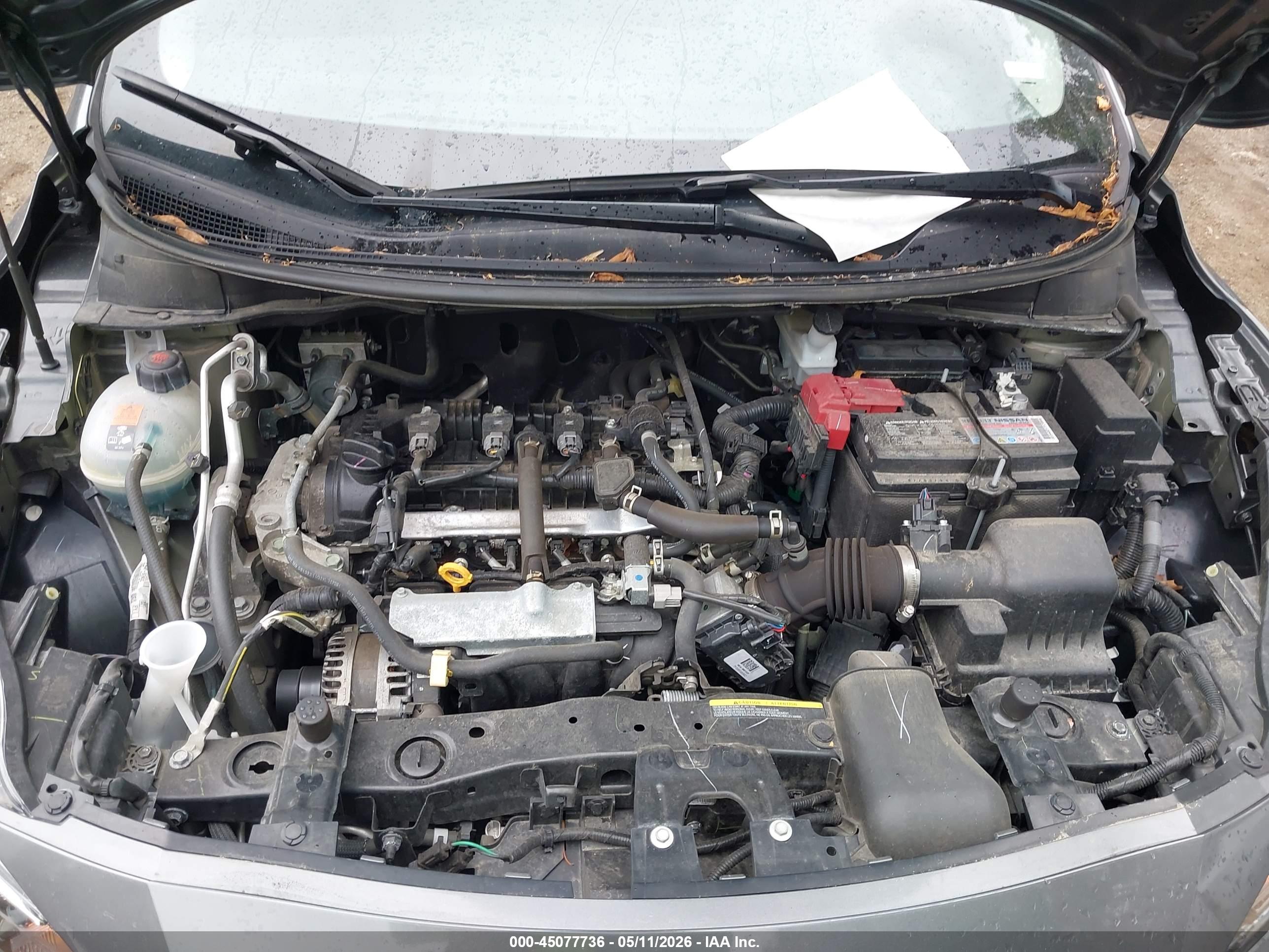 NISSAN VERSA image 10